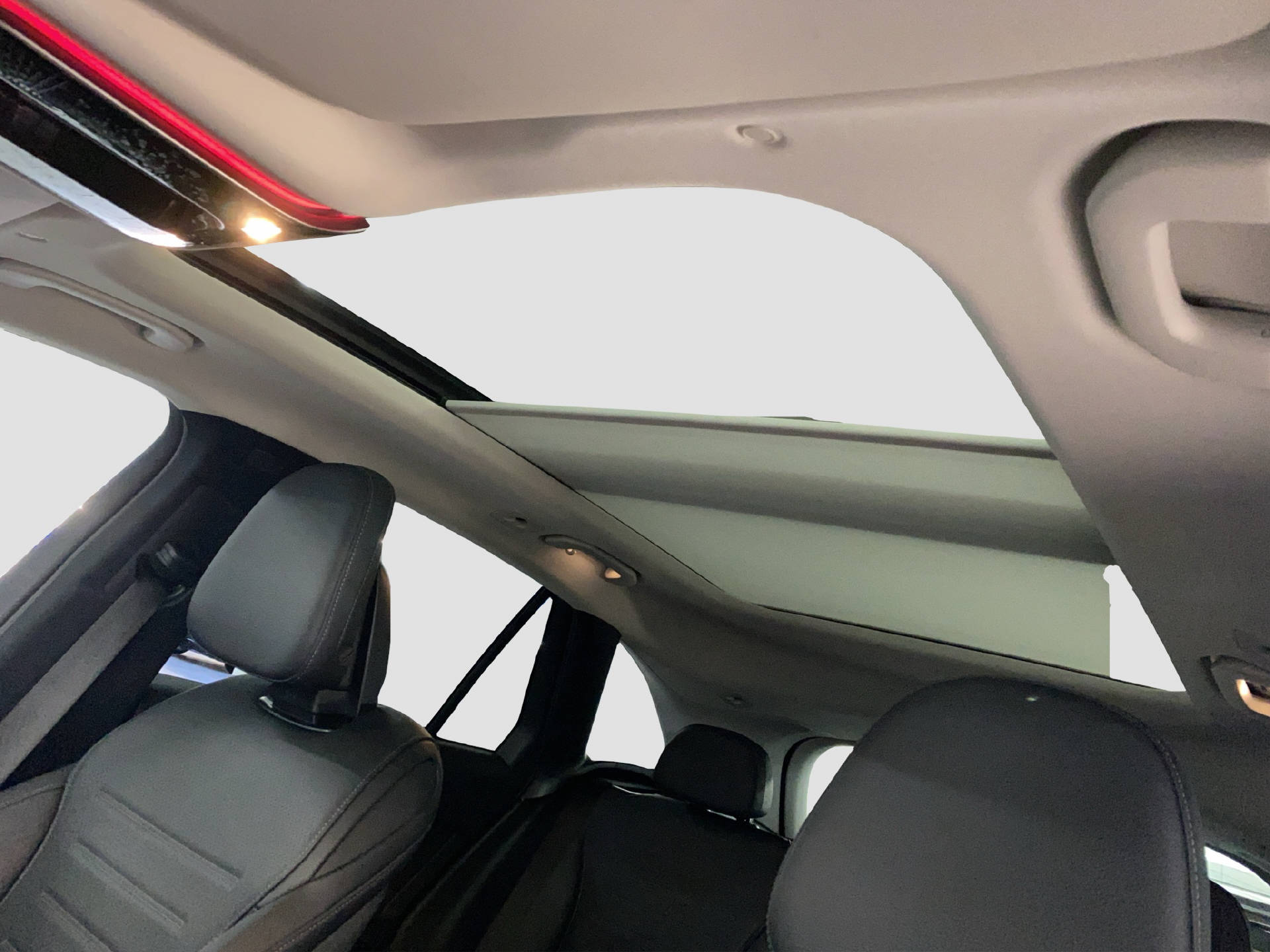 MERCEDES-BENZ GLC 300 e AMG Line 4MATIC-image-10