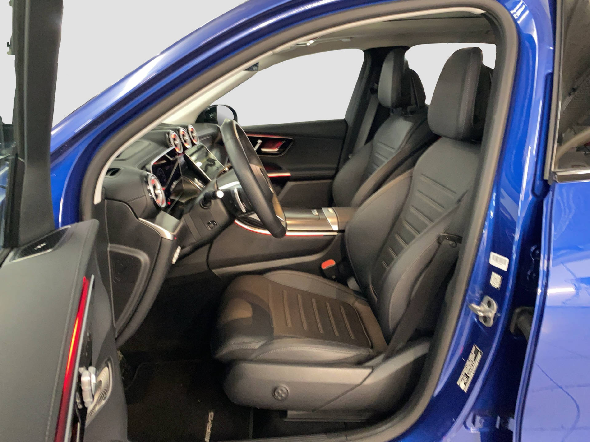 MERCEDES-BENZ GLC 300 e AMG Line 4MATIC-image-7