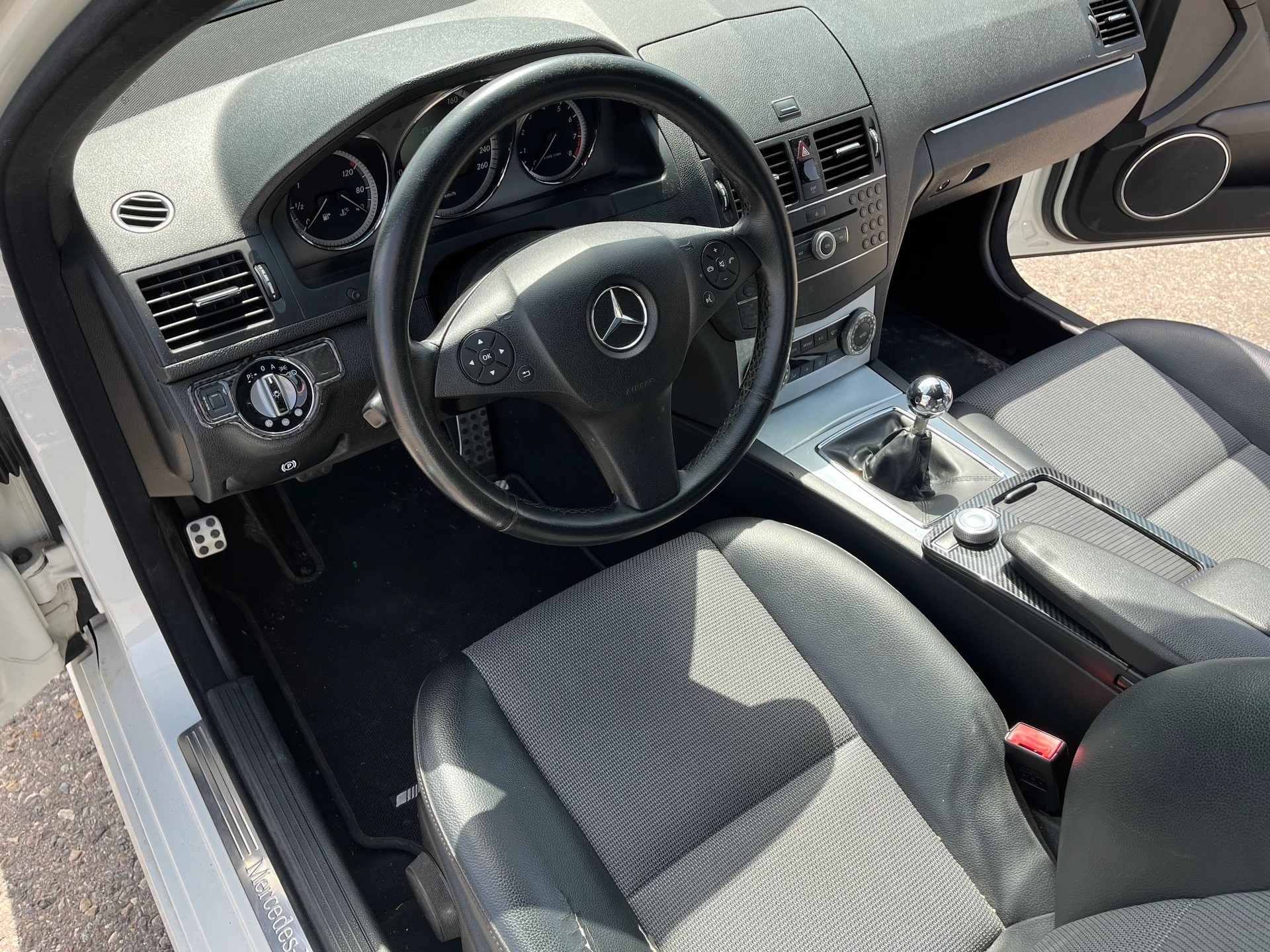 MERCEDES-BENZ C 180 Kompressor Avantgarde-image-9