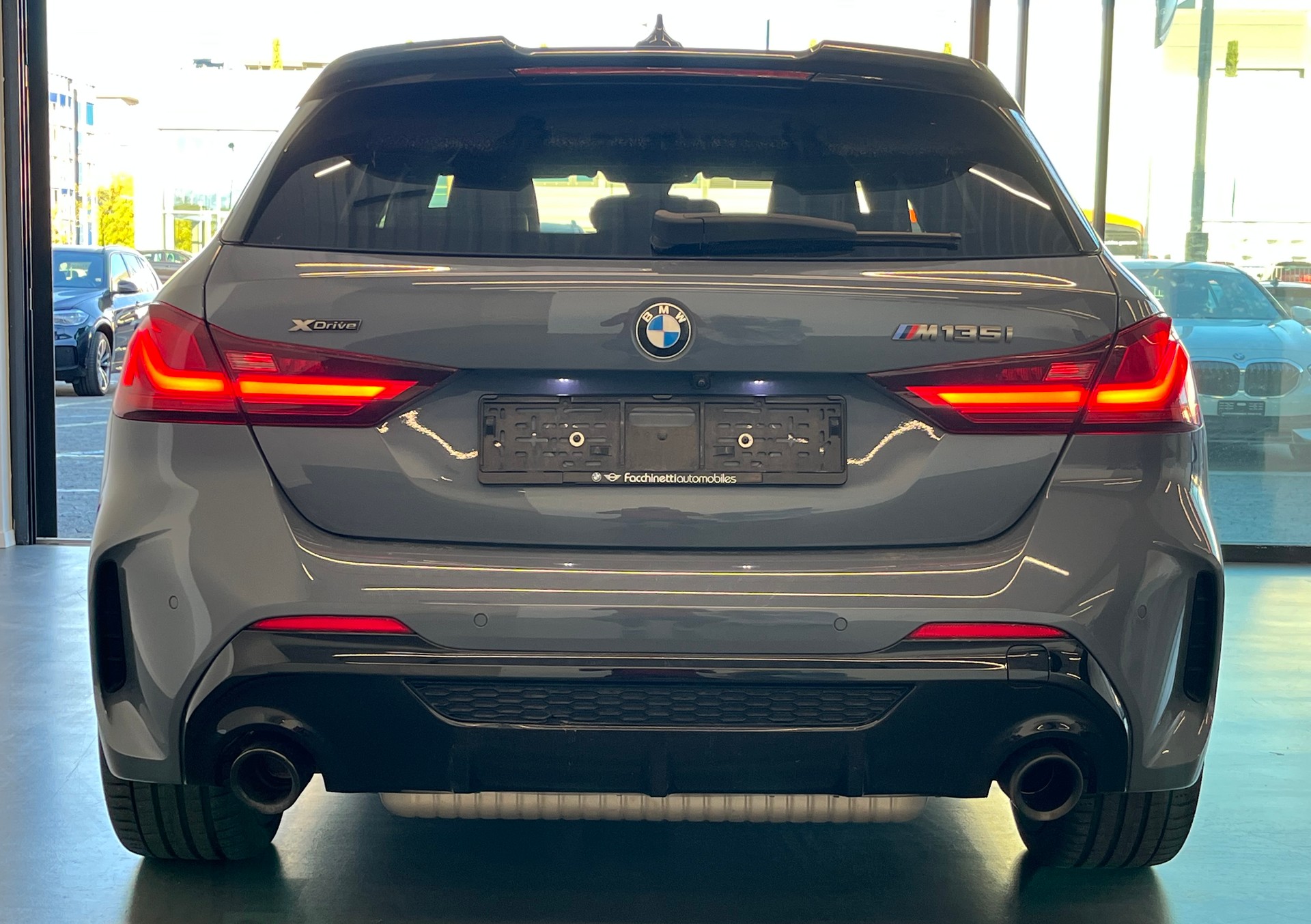 BMW M135i xDrive Steptronic-image-4