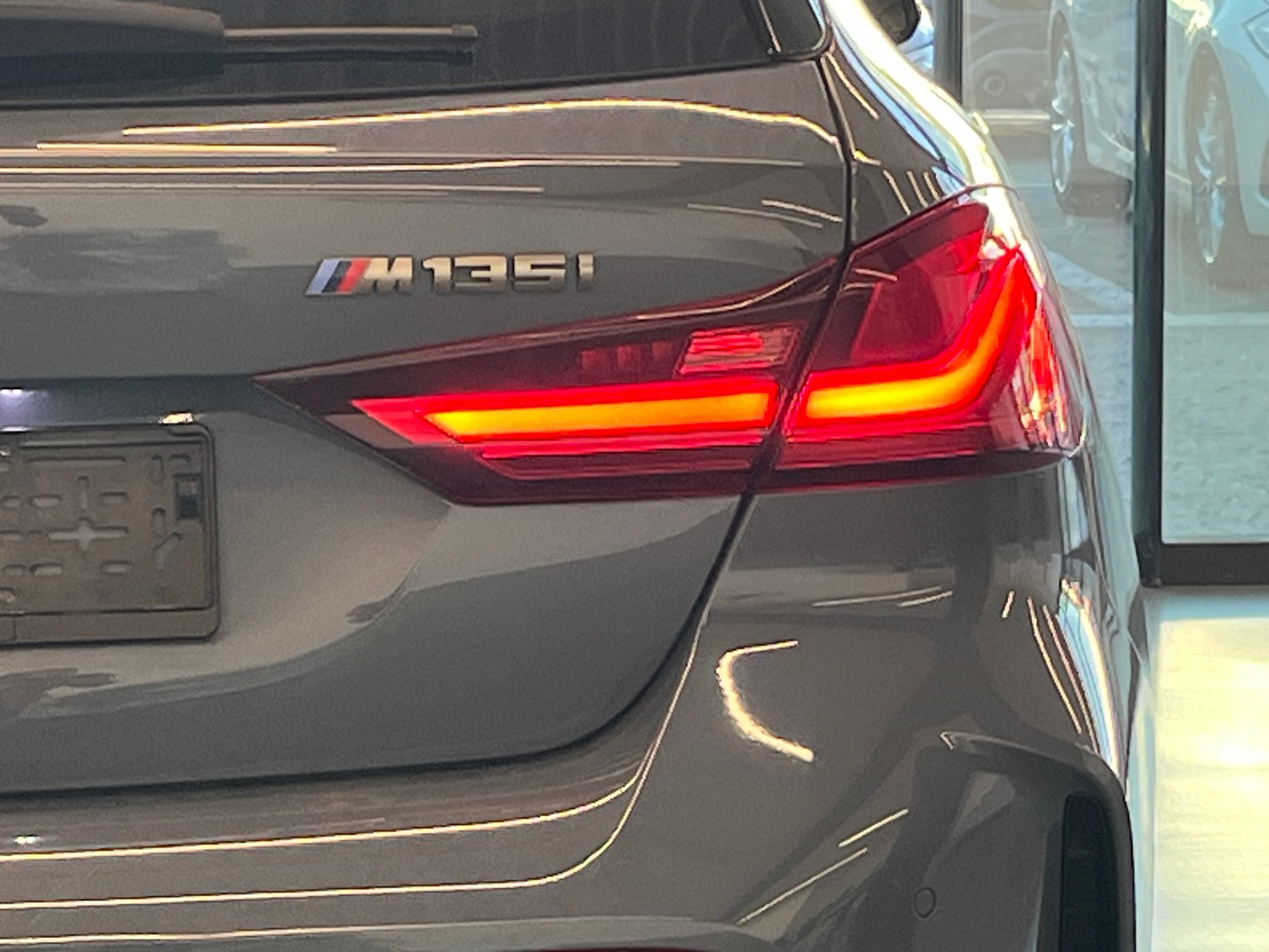 BMW M135i xDrive Steptronic-image-5