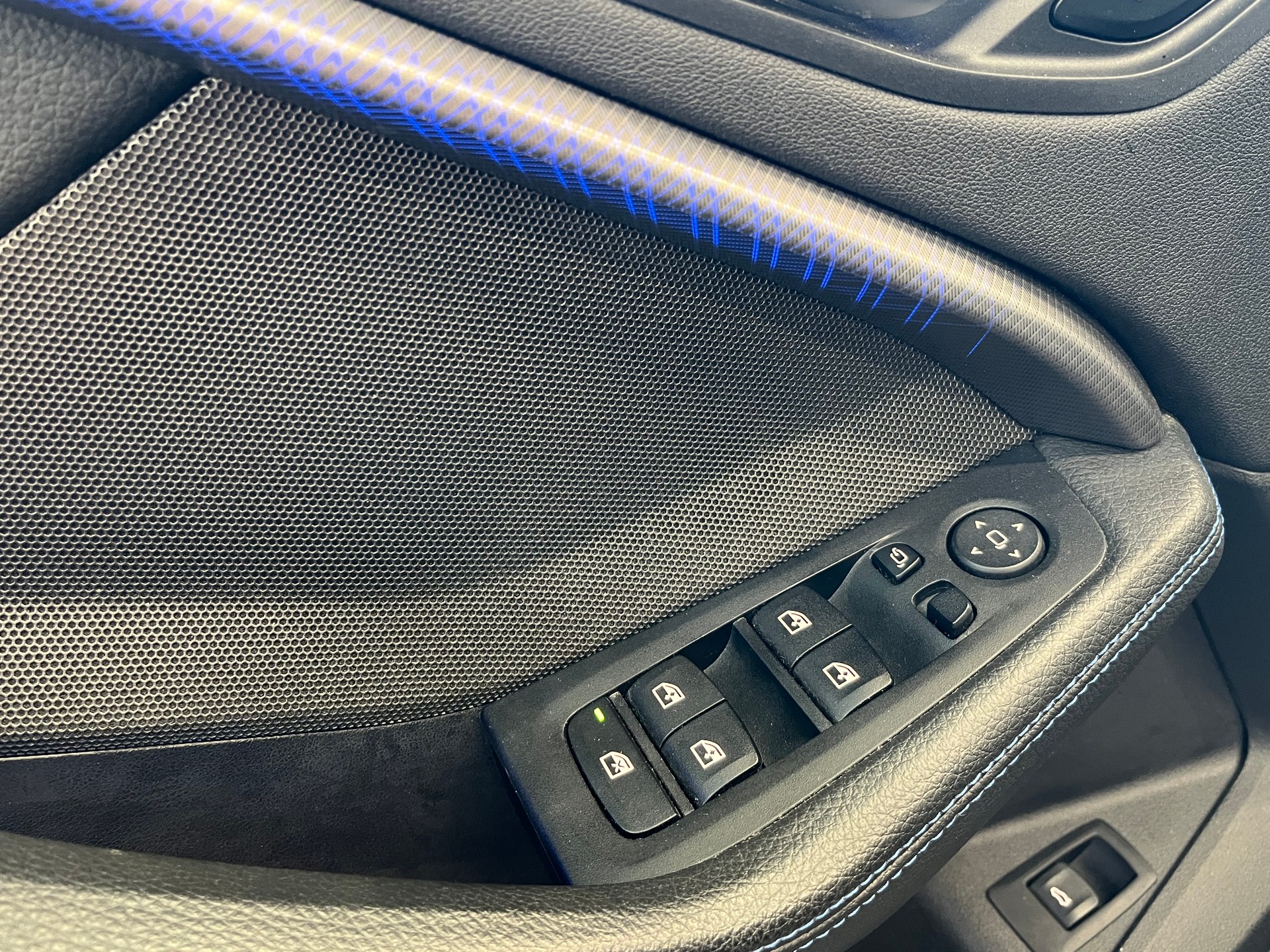 BMW M135i xDrive Steptronic-image-13