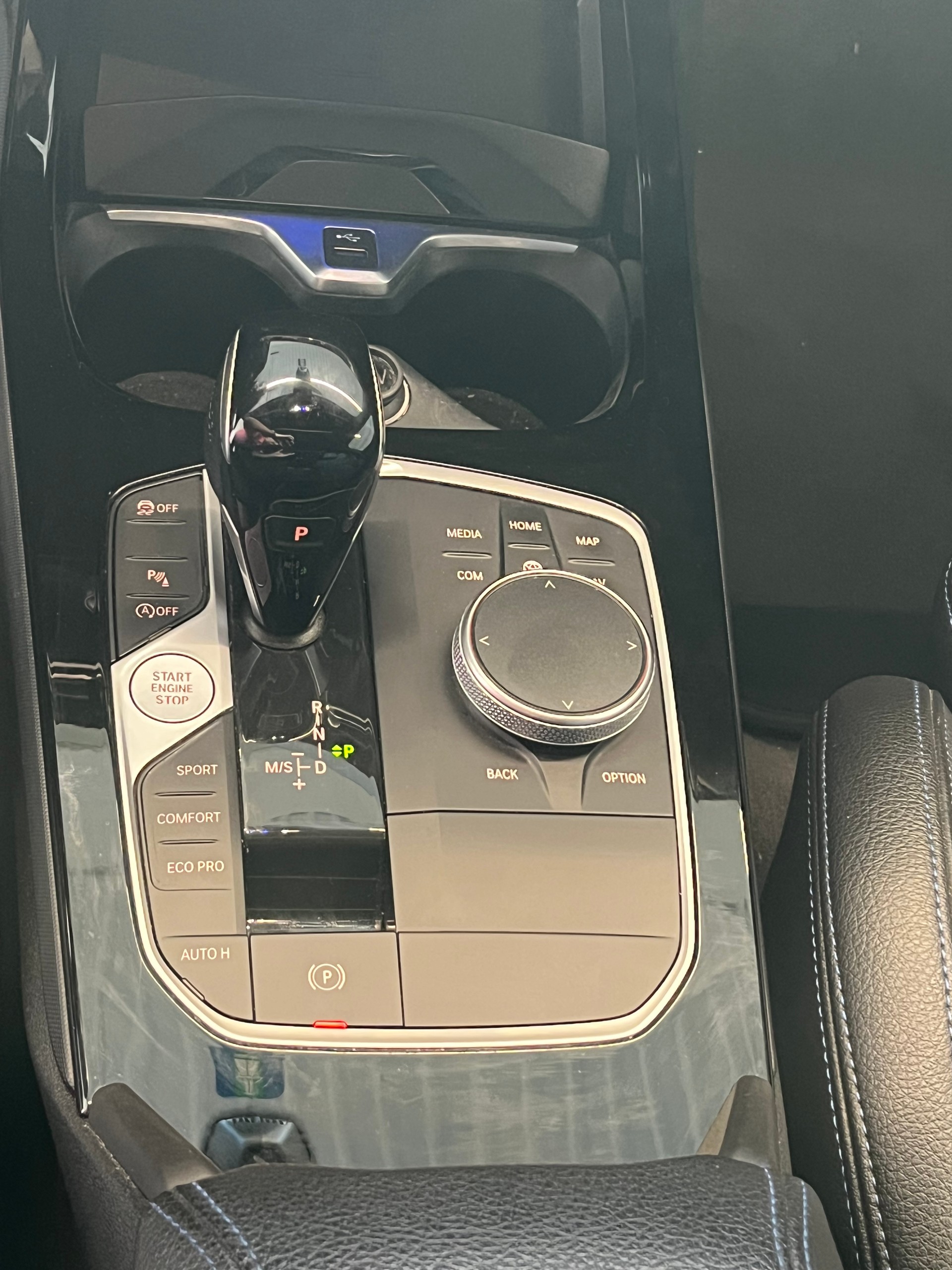 BMW M135i xDrive Steptronic-image-14