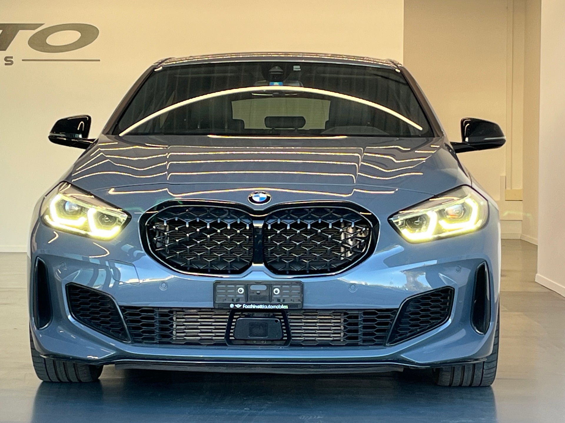 BMW M135i xDrive Steptronic-image-2