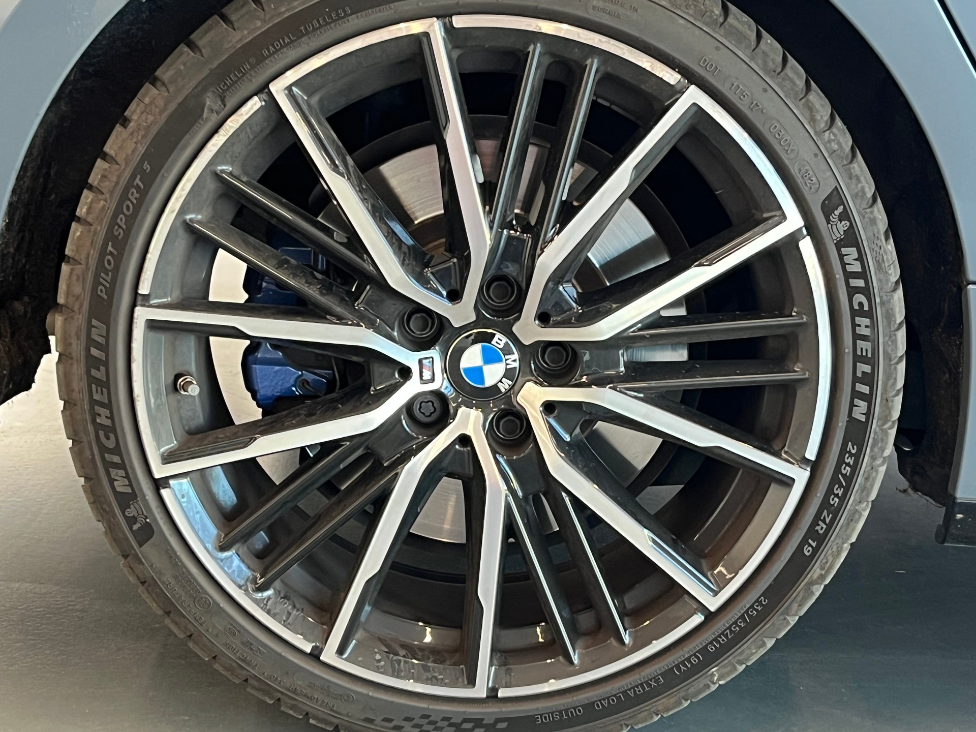 BMW M135i xDrive Steptronic-image-8