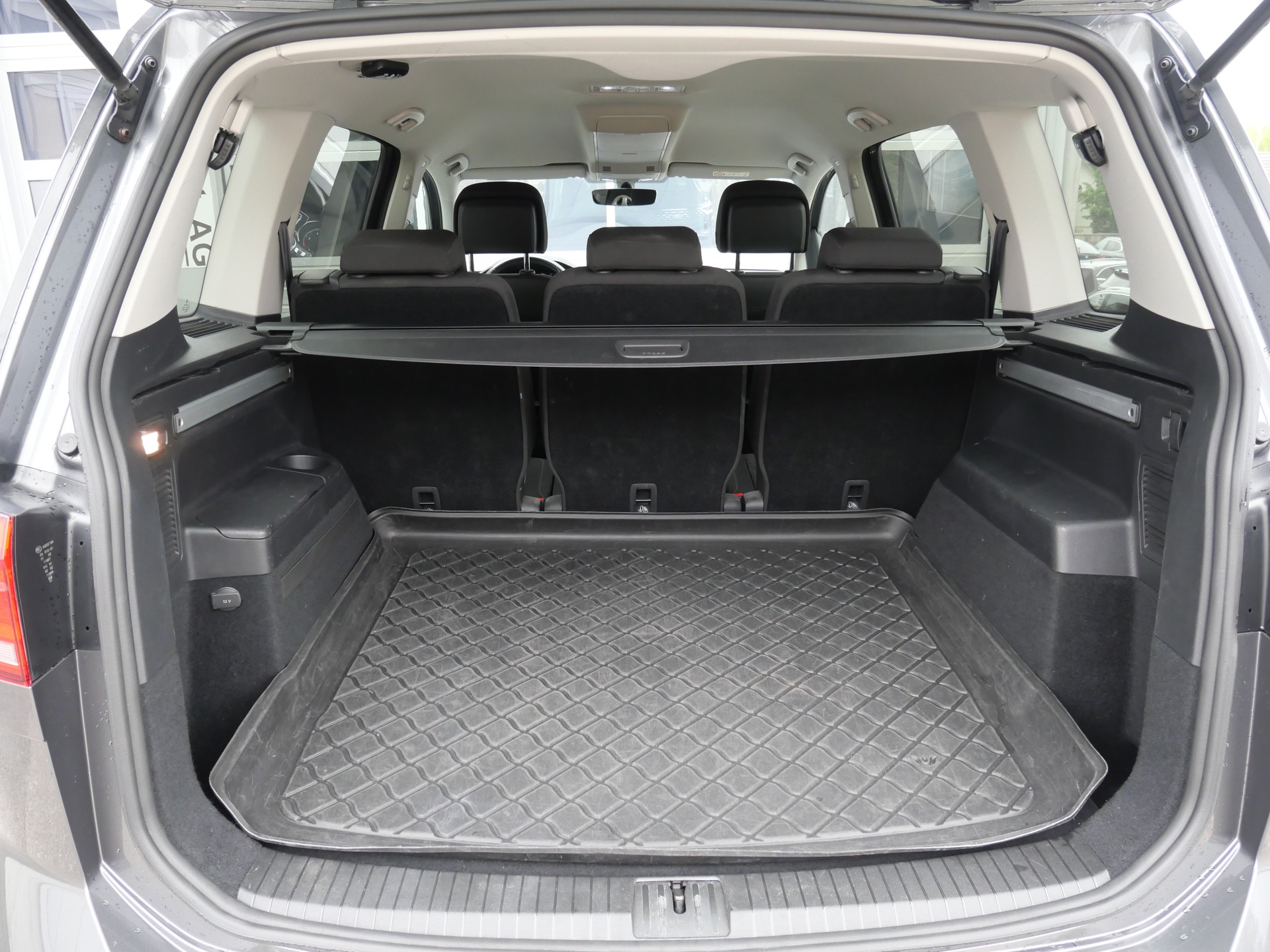 VW Touran 2.0 TDI BlueMotion Technology Comfortline DSG *7-Plätzer*-image-6