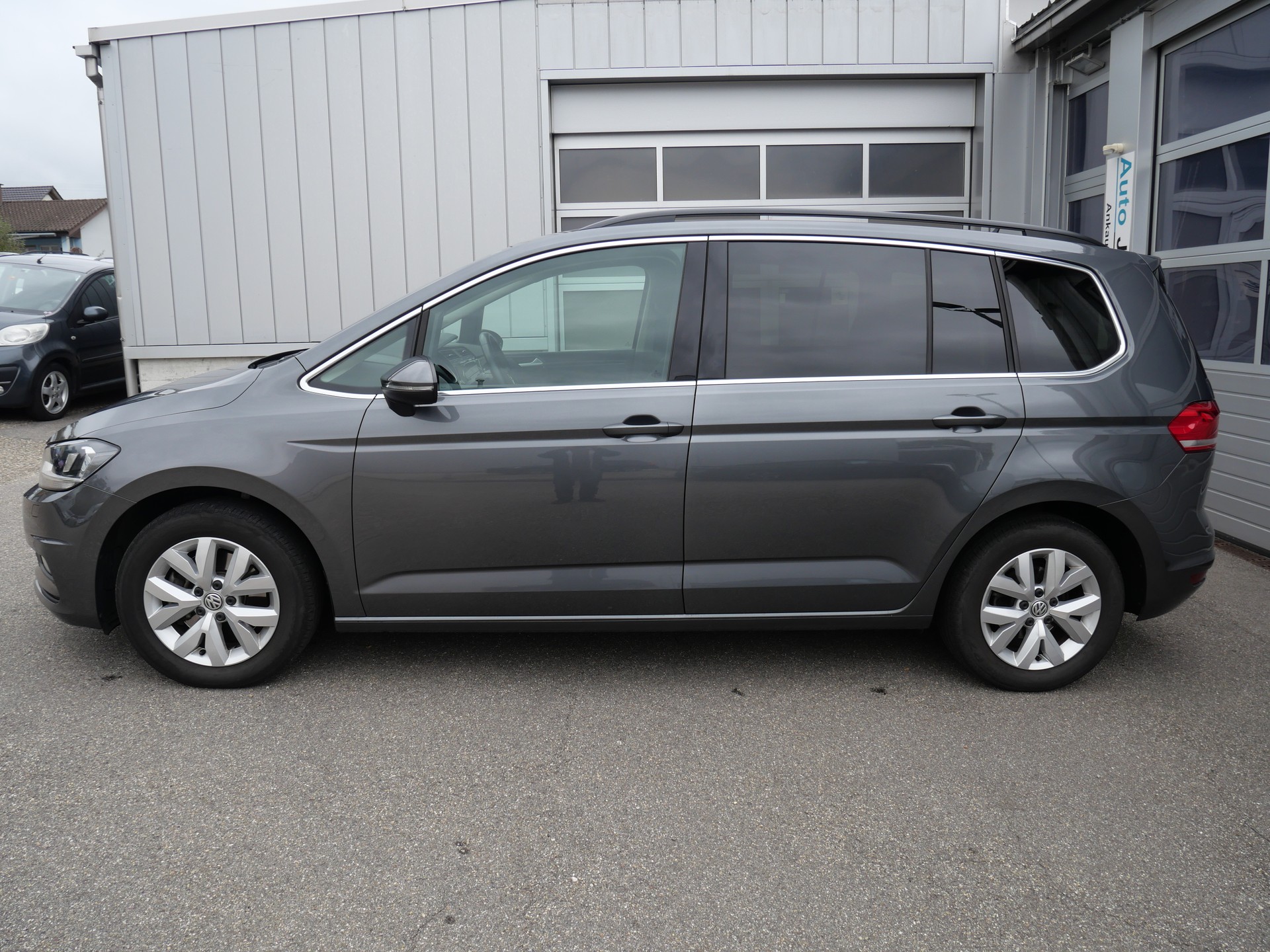 VW Touran 2.0 TDI BlueMotion Technology Comfortline DSG *7-Plätzer*-image-1
