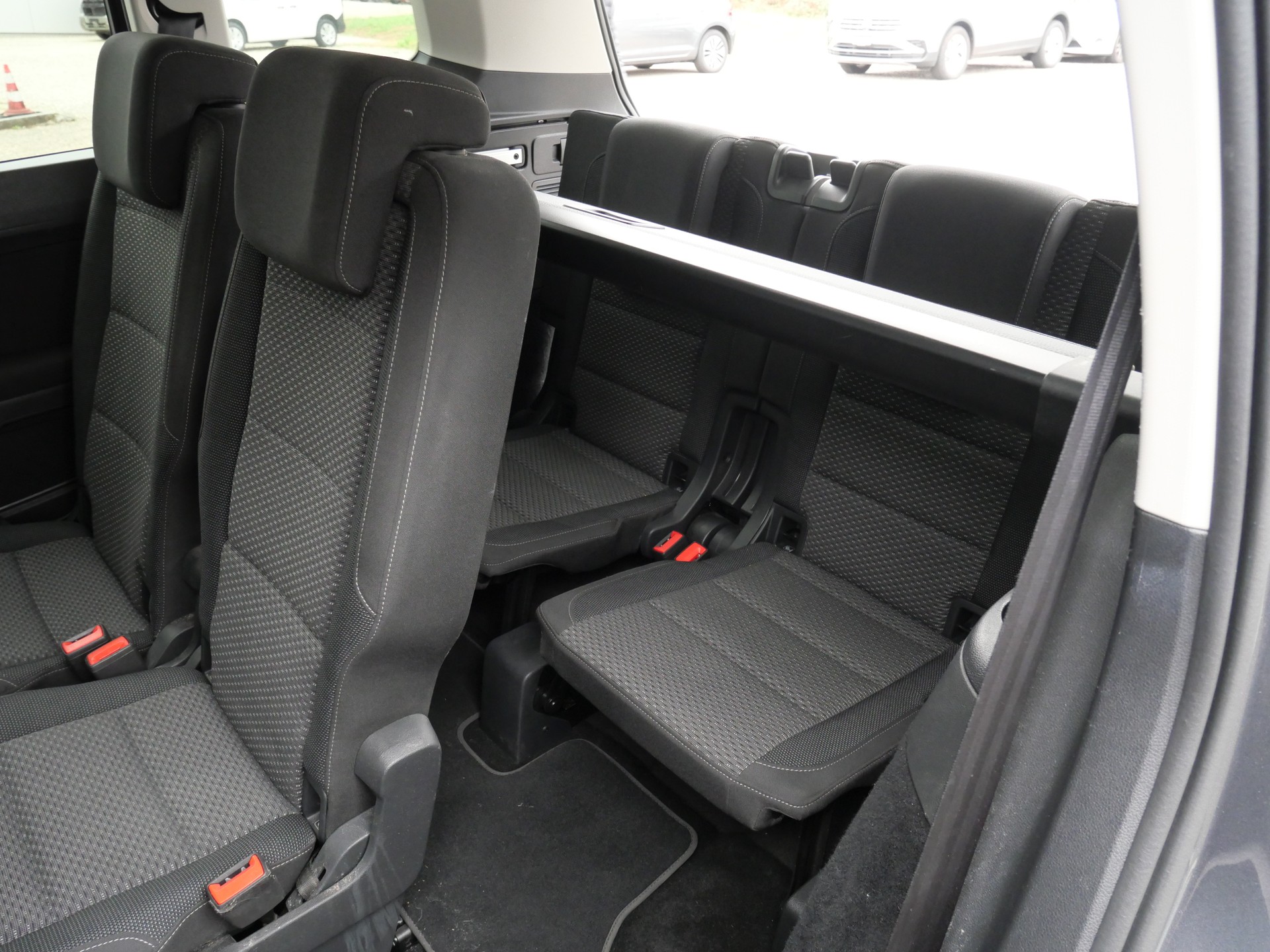 VW Touran 2.0 TDI BlueMotion Technology Comfortline DSG *7-Plätzer*-image-8