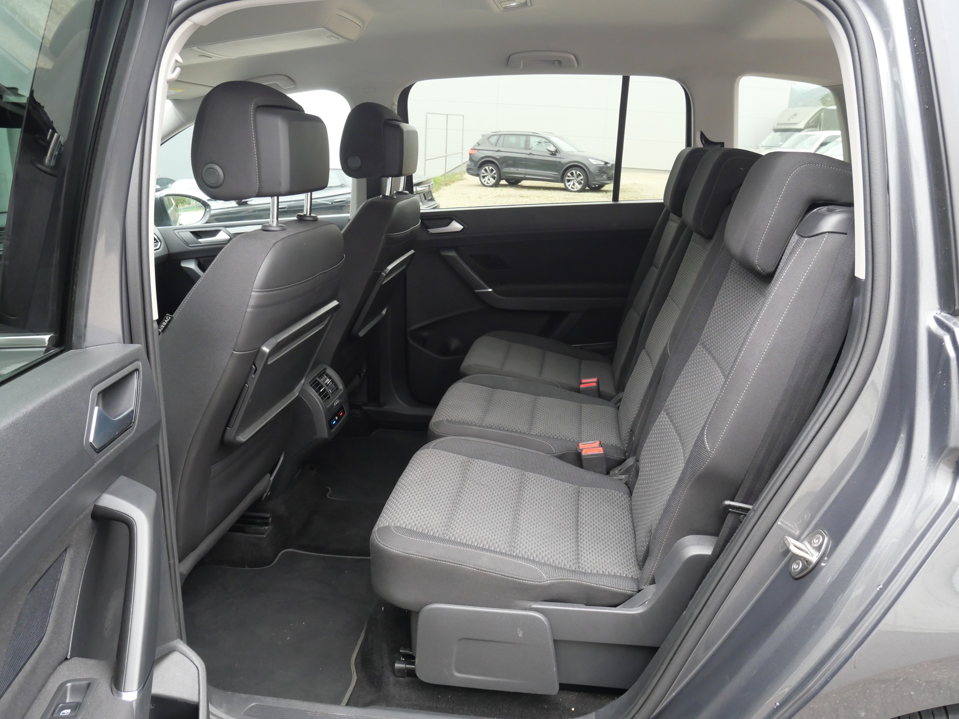 VW Touran 2.0 TDI BlueMotion Technology Comfortline DSG *7-Plätzer*-image-9