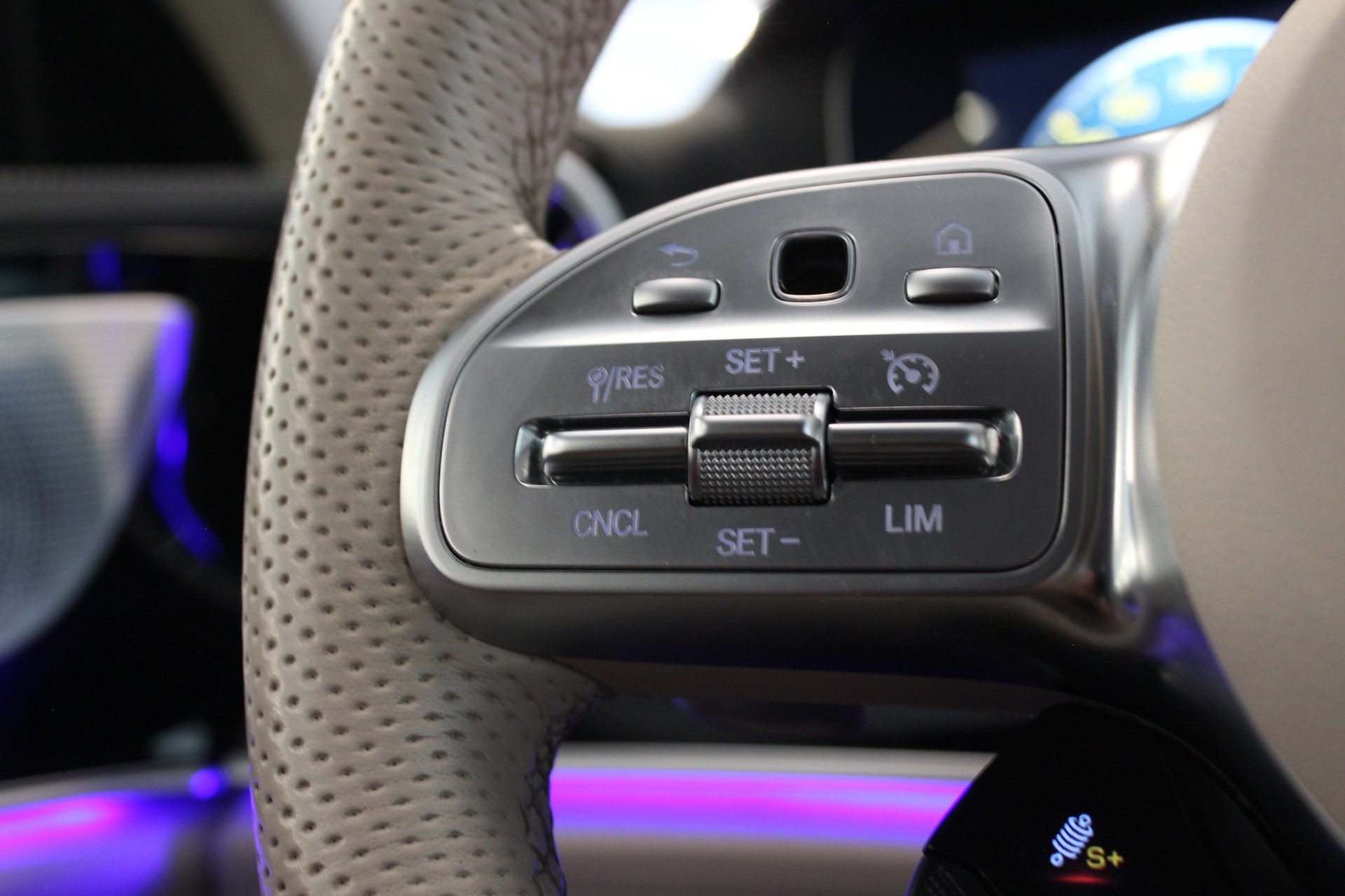 MERCEDES-BENZ AMG GT 4 63 S 4Matic+ Speedshift MCT-image-20