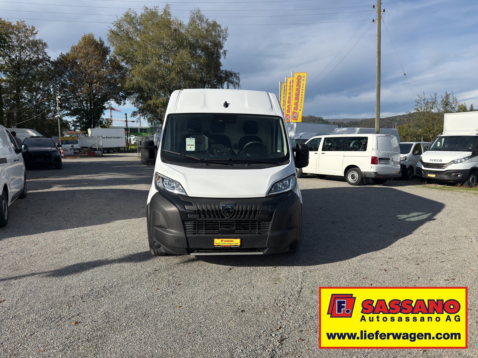 PEUGEOT Boxer 335 2.2 BlueHDI 140 L2H2 Apple Carplay & Android Auto-image-10