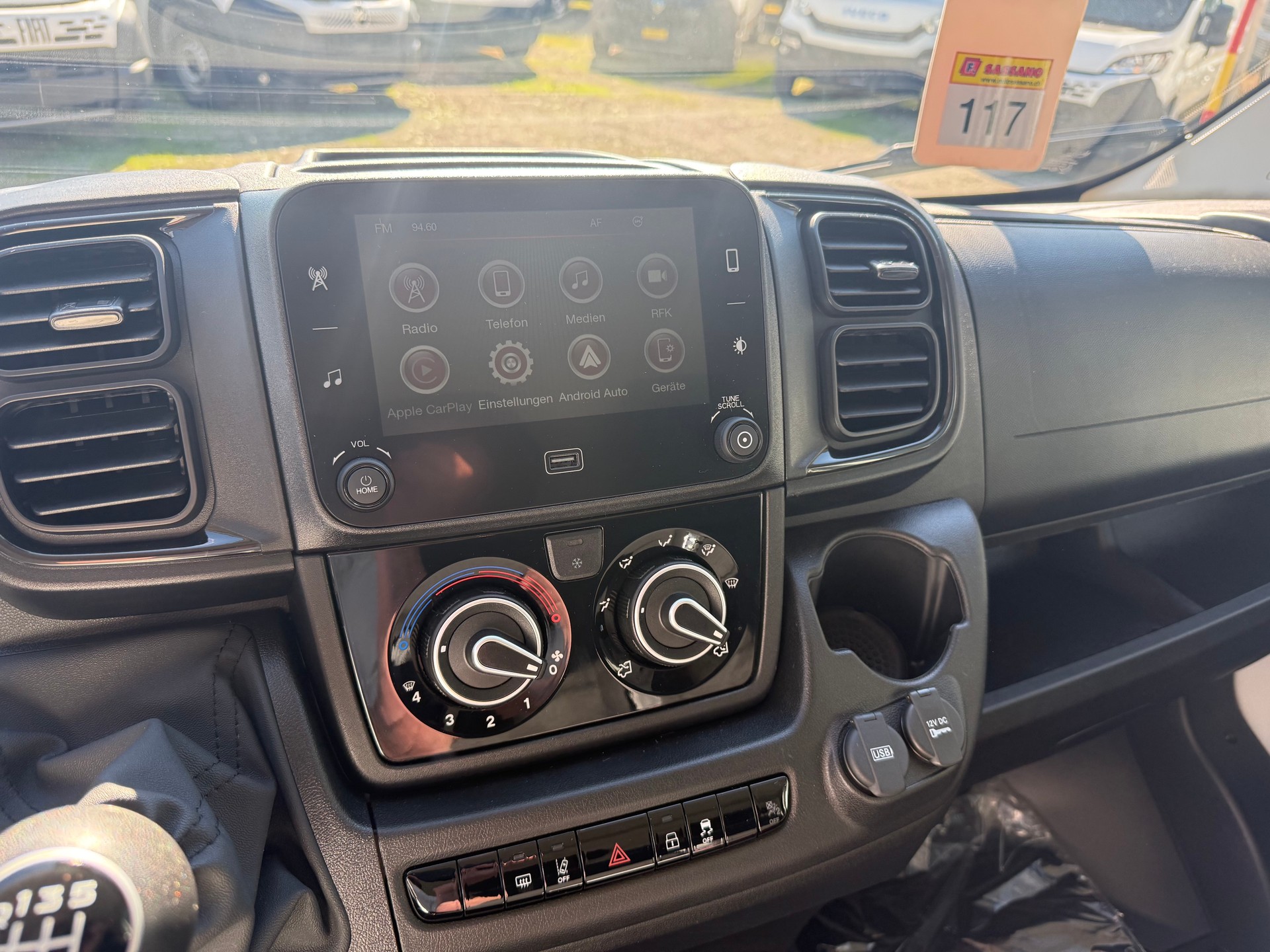 PEUGEOT Boxer 335 2.2 BlueHDI 140 L2H2 Apple Carplay & Android Auto-image-1