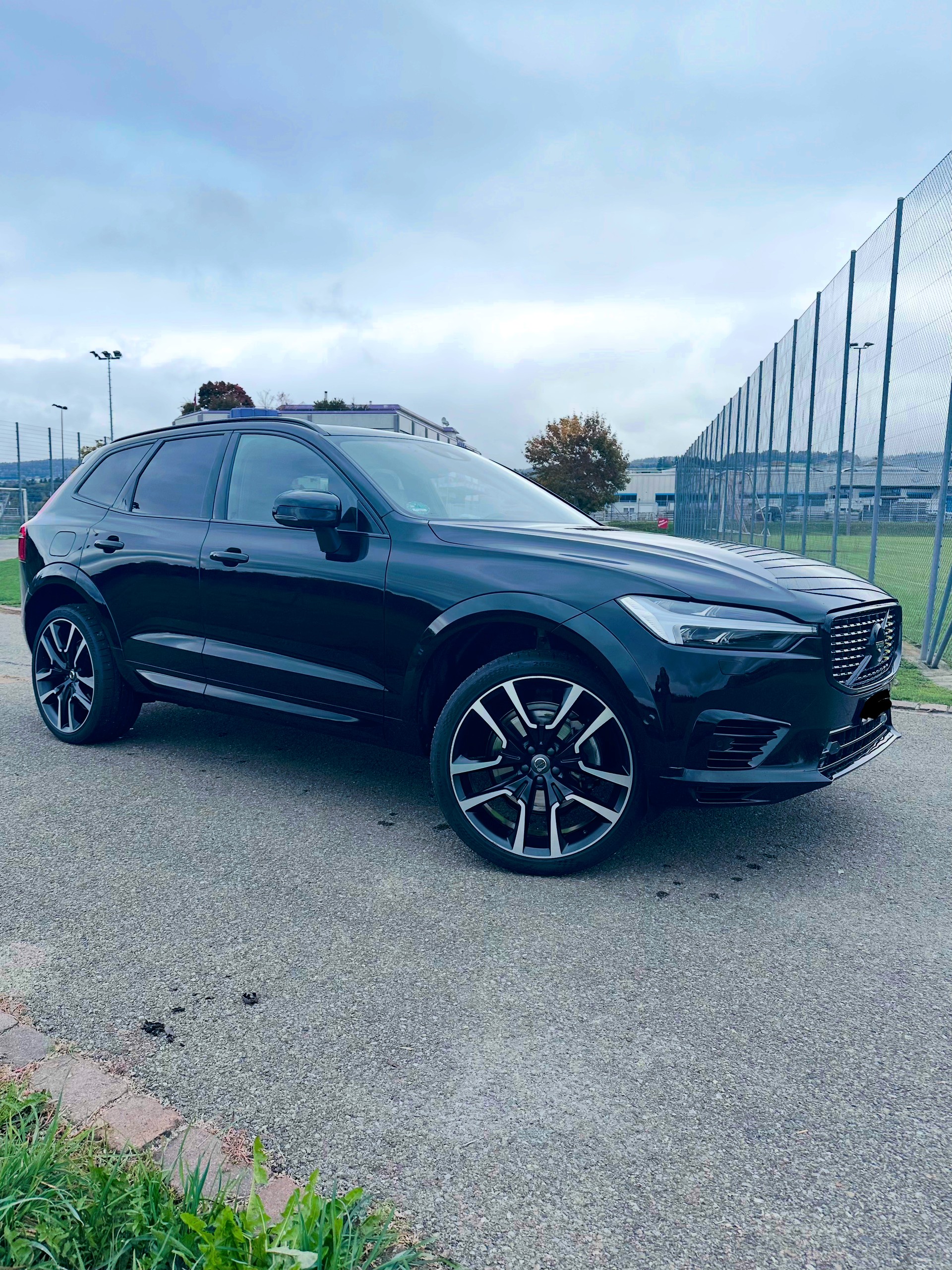 VOLVO 2.0 T8 TE R-Design eAWD-image-1