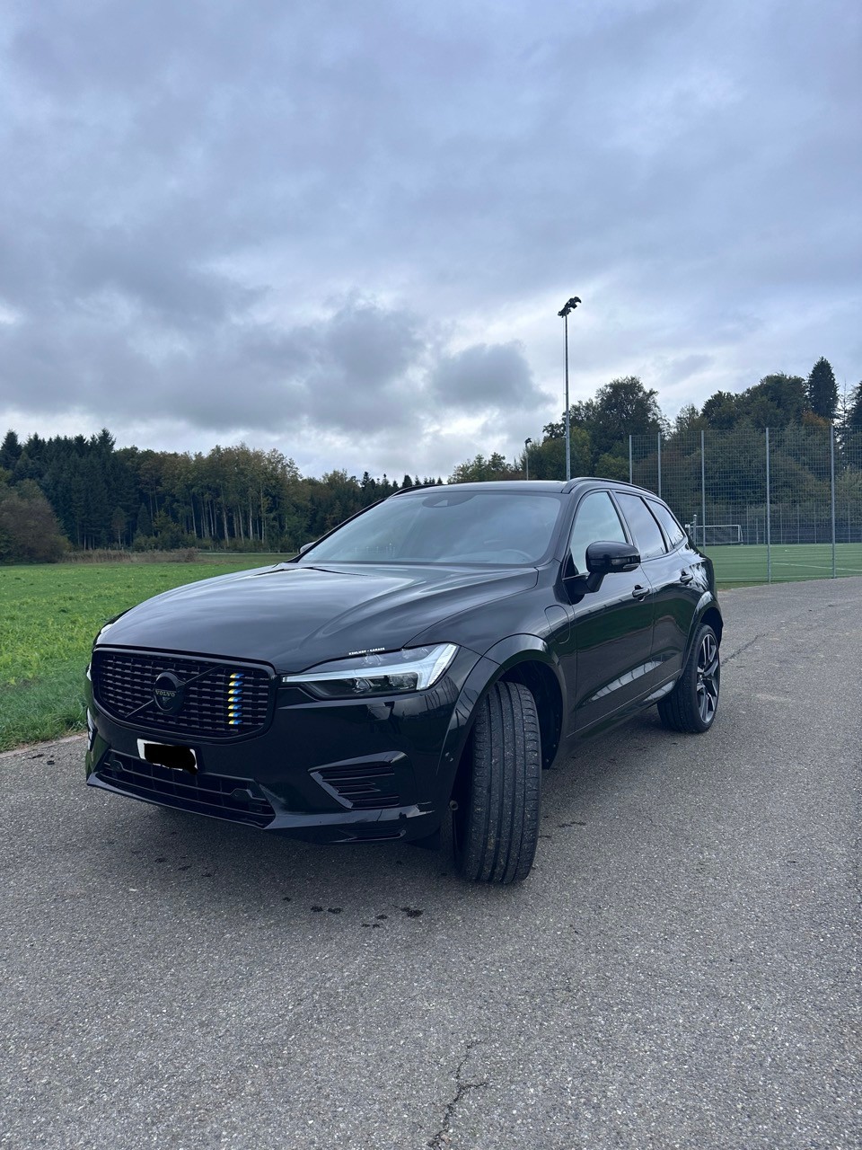 VOLVO 2.0 T8 TE R-Design eAWD-image-2