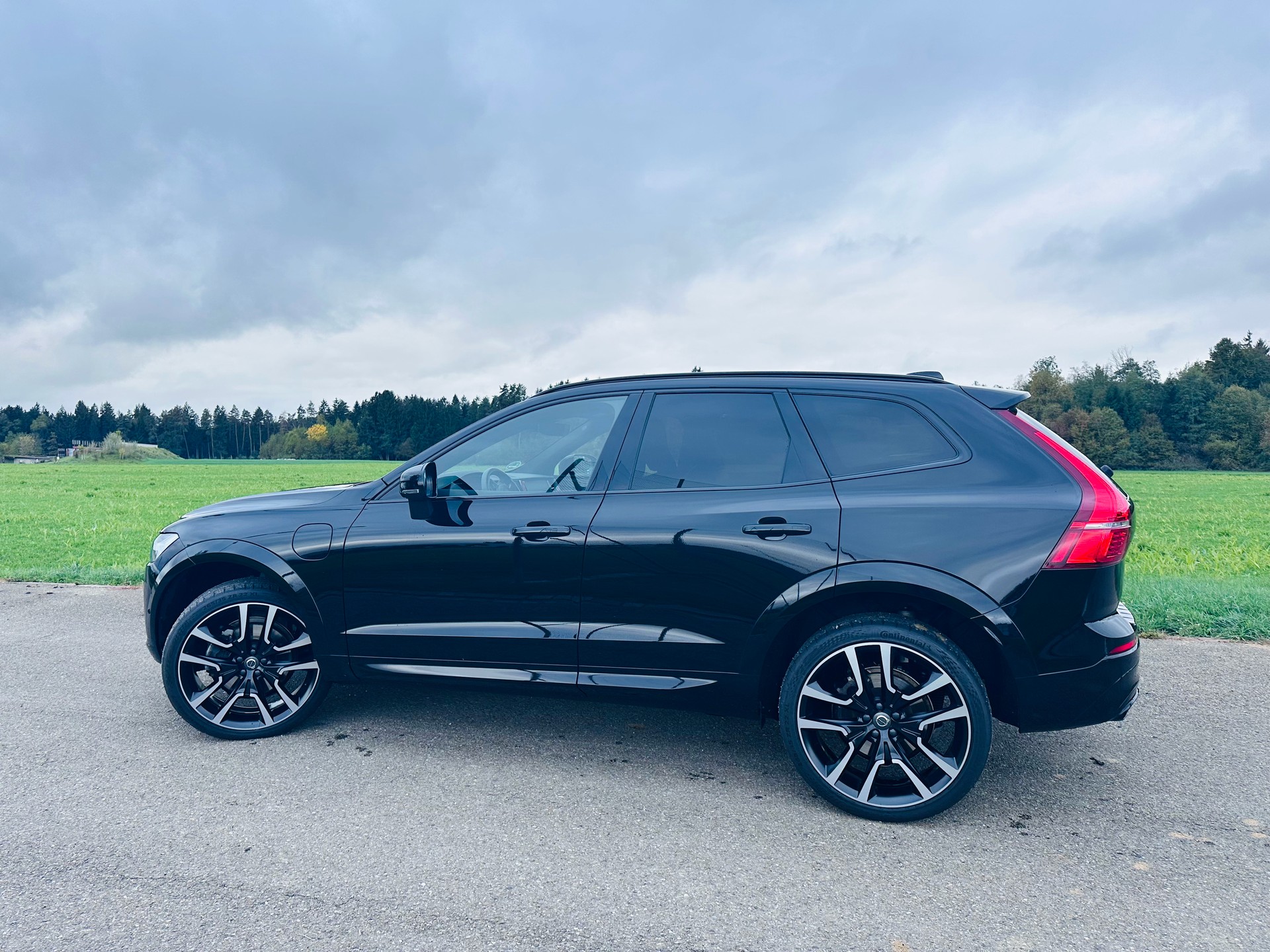VOLVO 2.0 T8 TE R-Design eAWD-image-0
