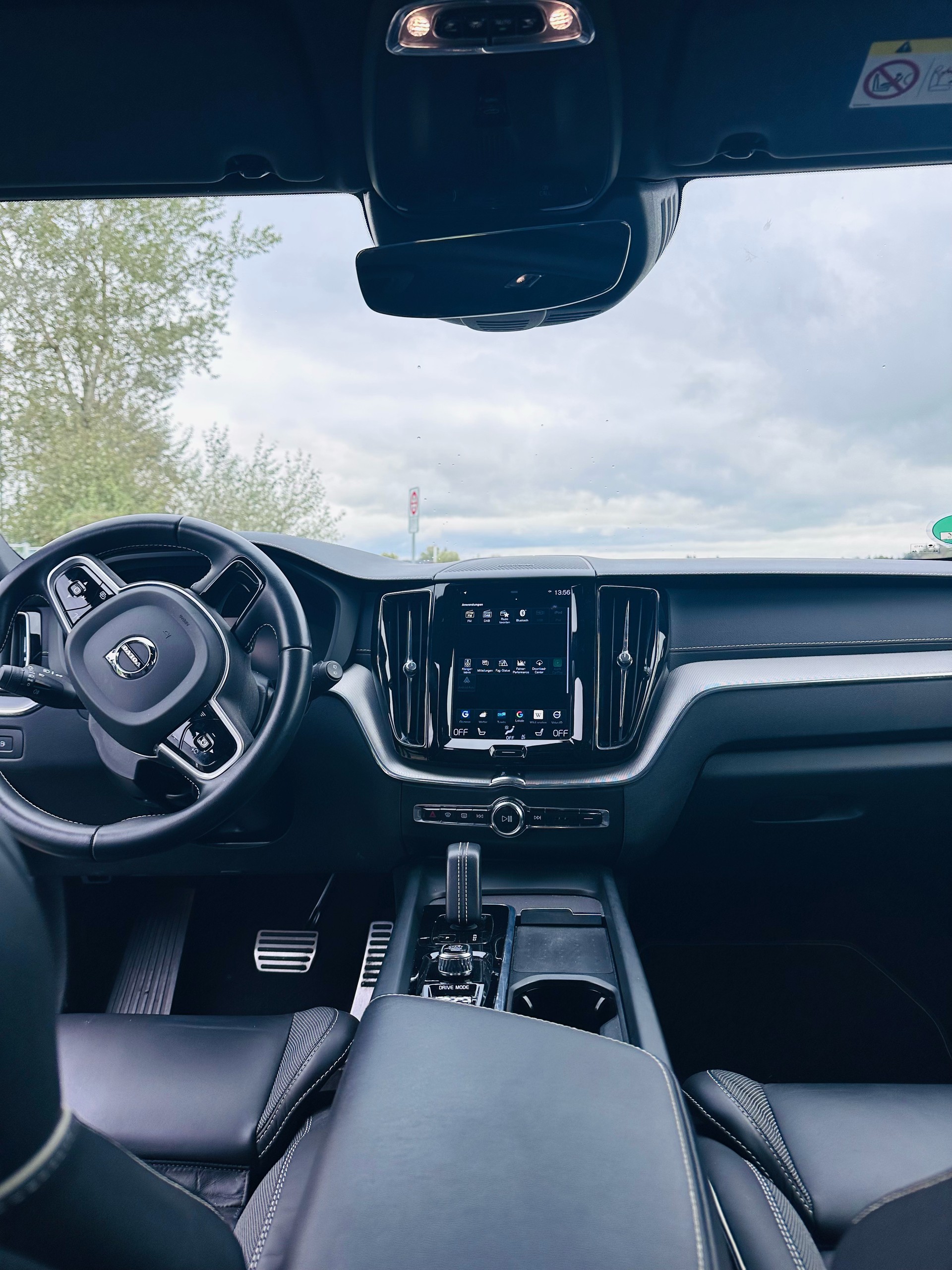 VOLVO 2.0 T8 TE R-Design eAWD-image-5