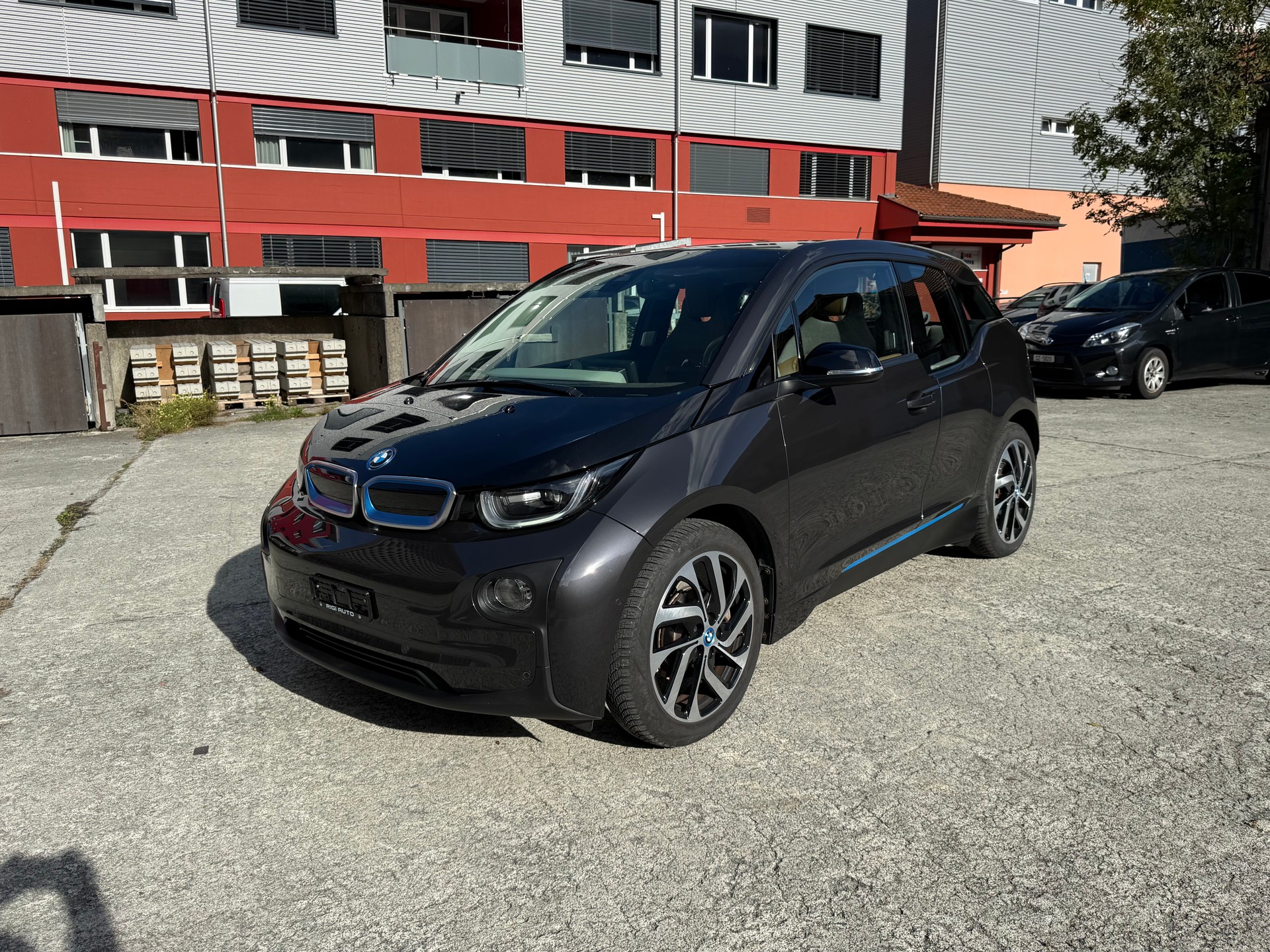 BMW i3 (60Ah) Range Extender-image-1