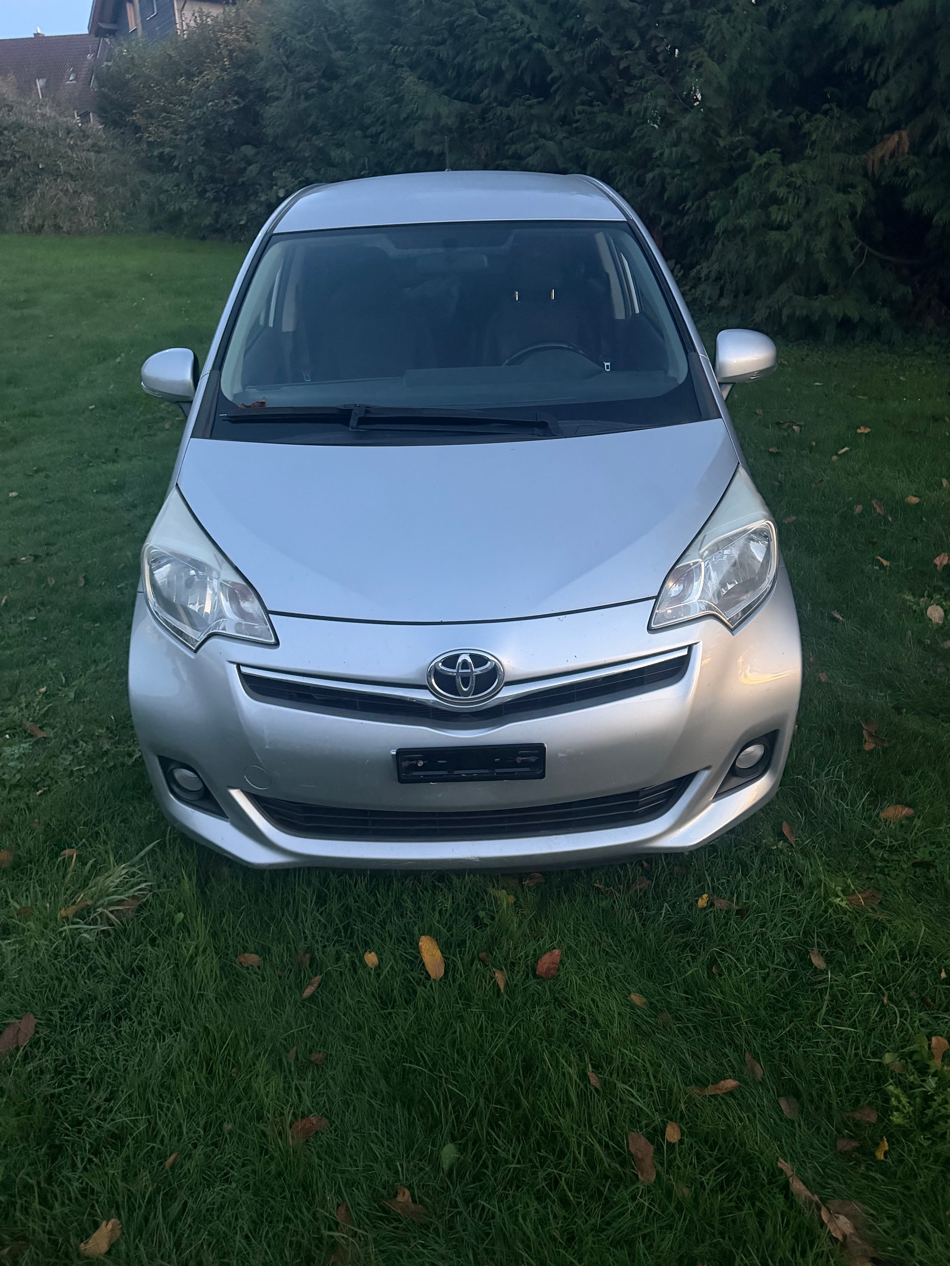 TOYOTA Verso-S 1.33 Linea Luna-image-1