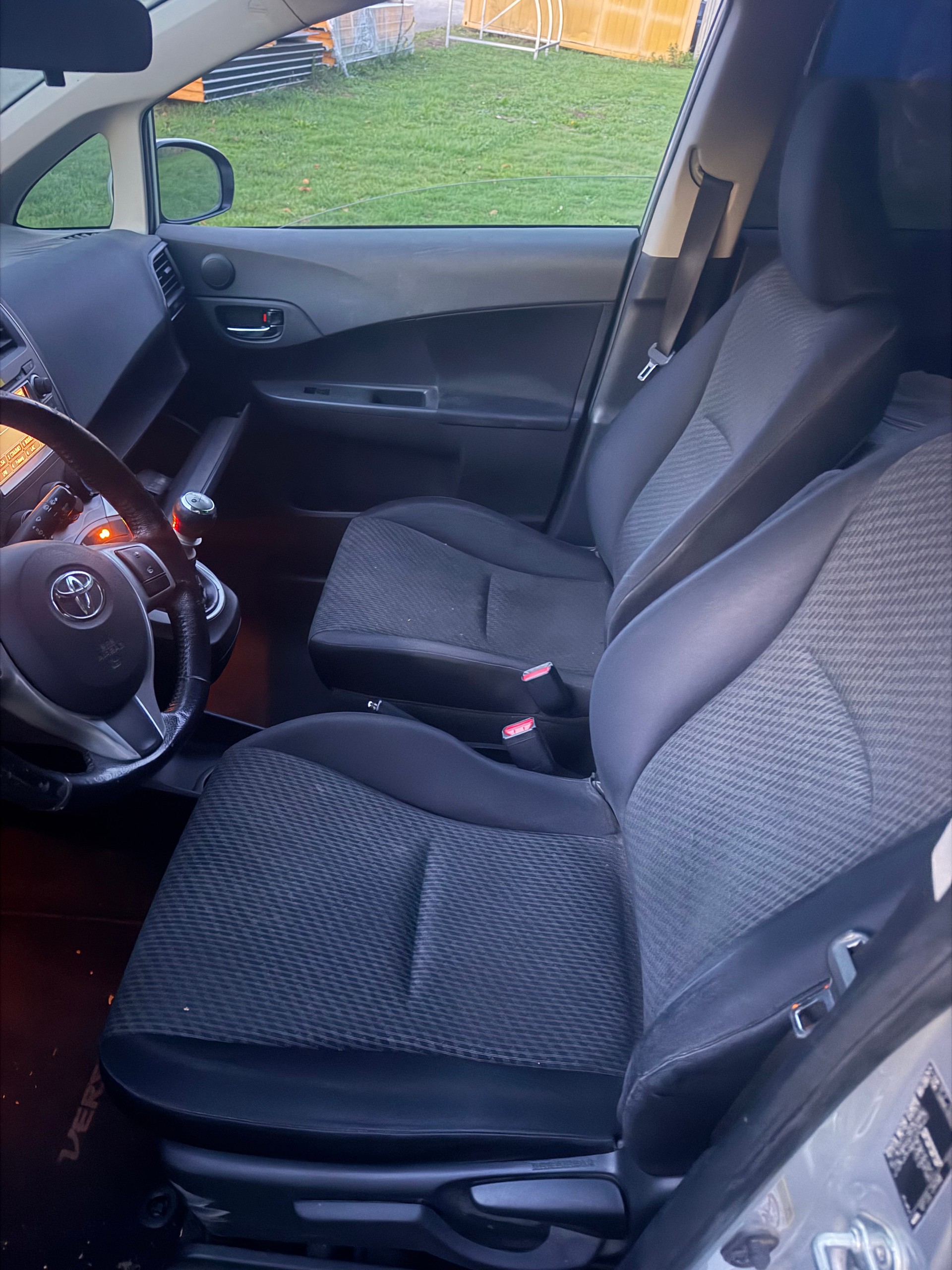 TOYOTA Verso-S 1.33 Linea Luna-image-8