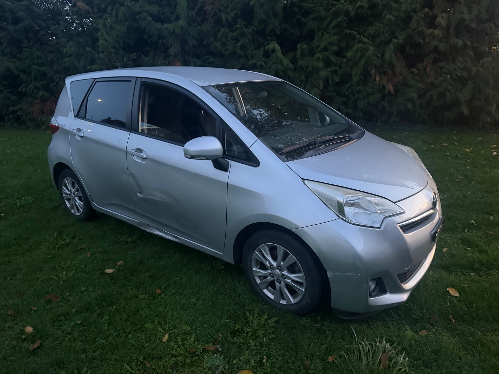 TOYOTA Verso-S 1.33 Linea Luna-image-3
