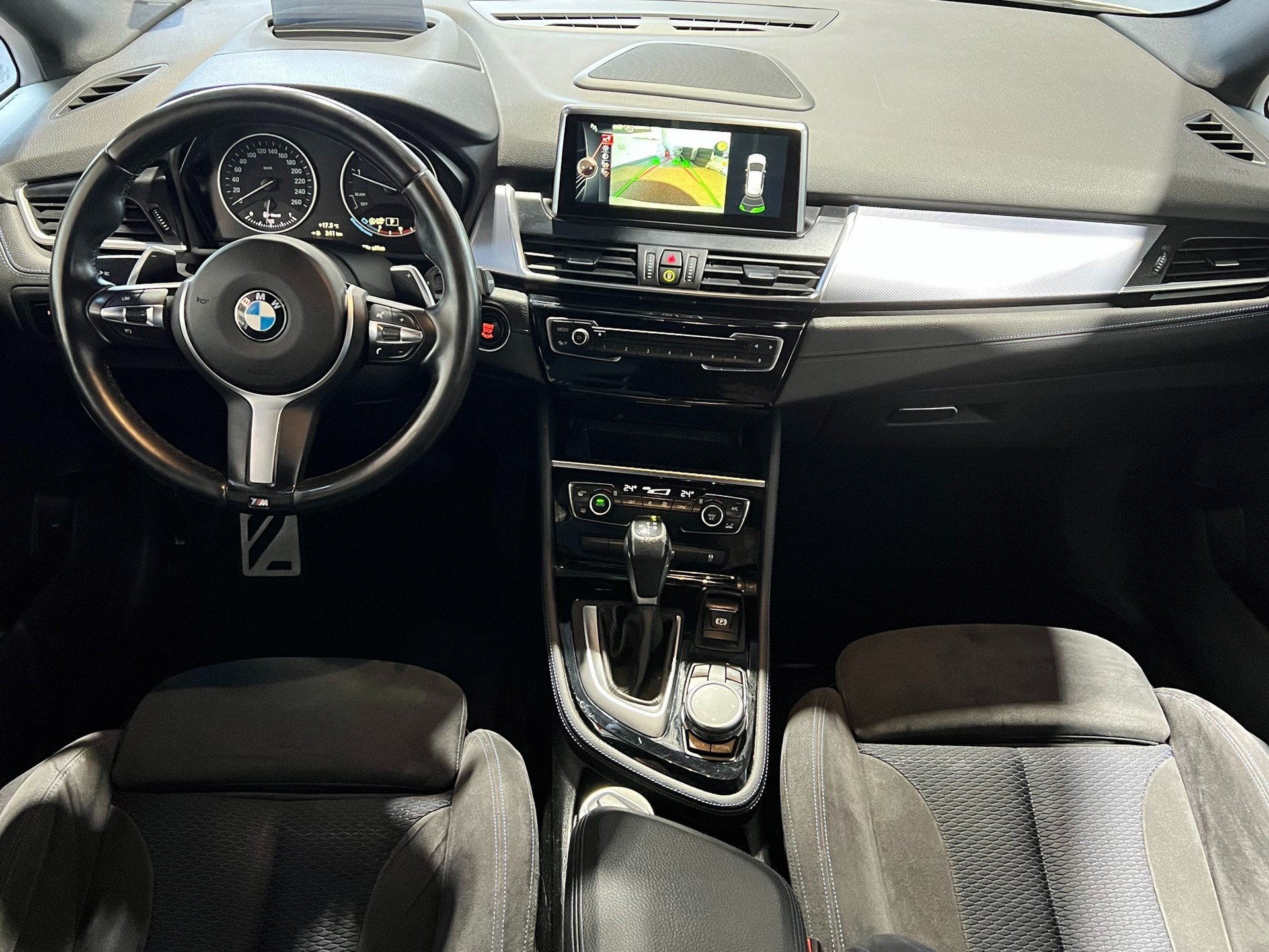 BMW 220d xDrive Active Tourer M Sport Steptronic-image-9