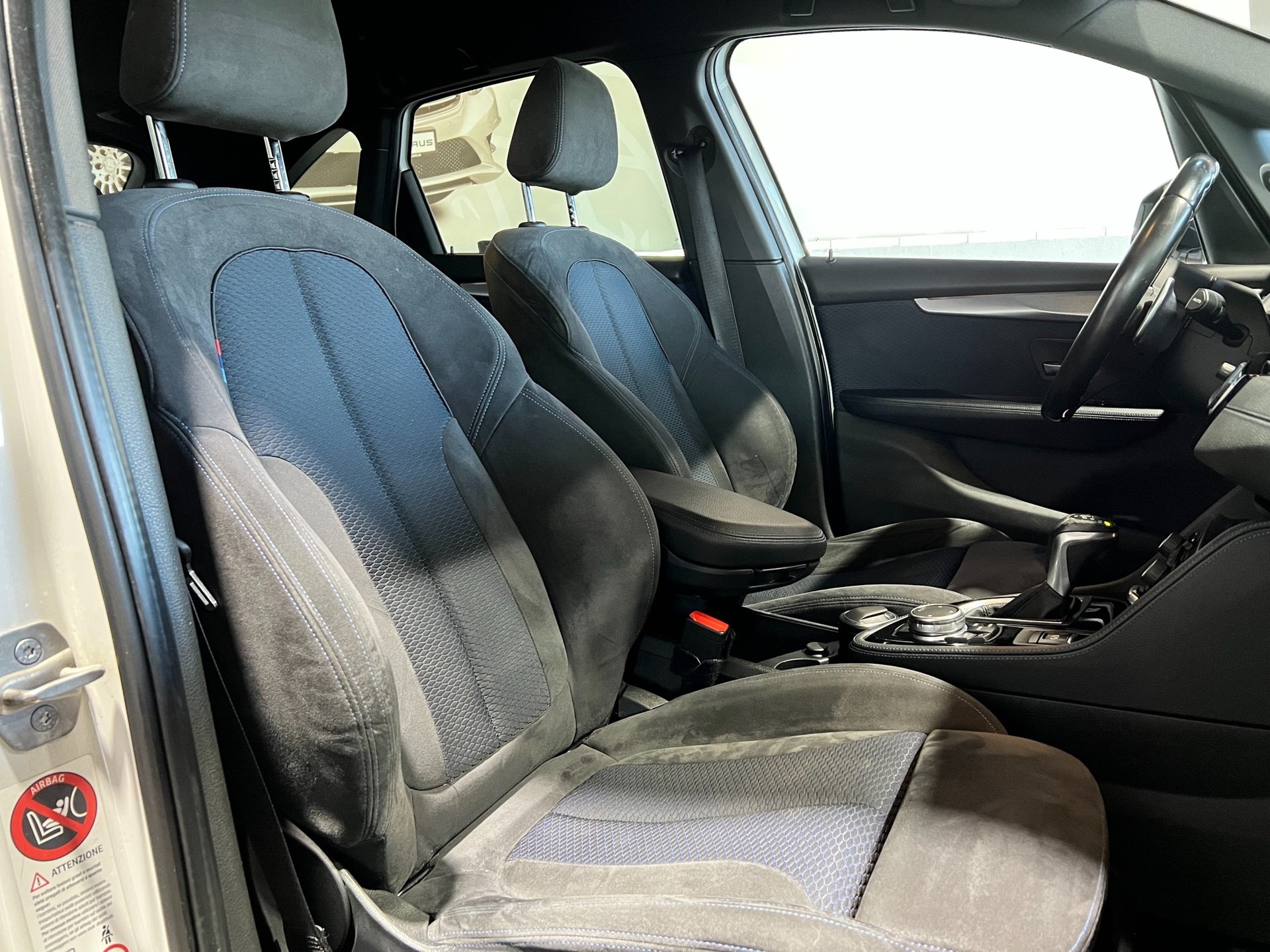BMW 220d xDrive Active Tourer M Sport Steptronic-image-13