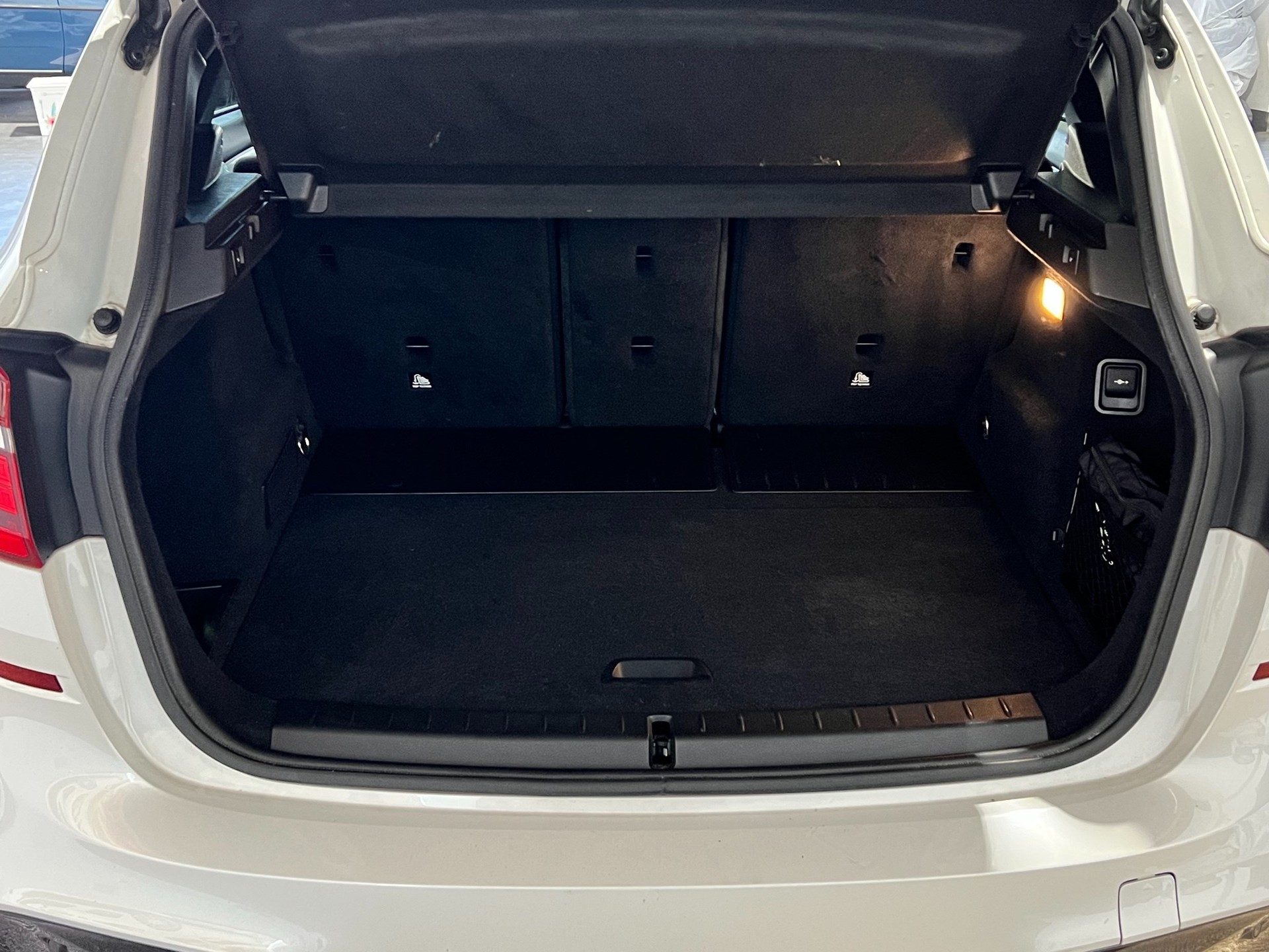 BMW 220d xDrive Active Tourer M Sport Steptronic-image-4
