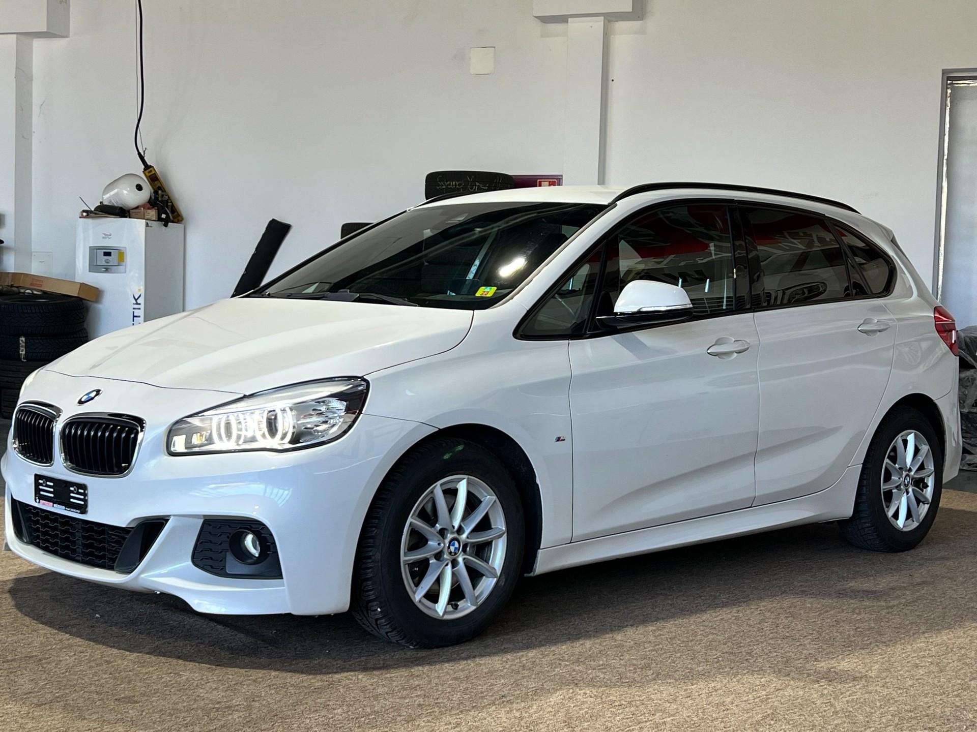 BMW 220d xDrive Active Tourer M Sport Steptronic-image-7
