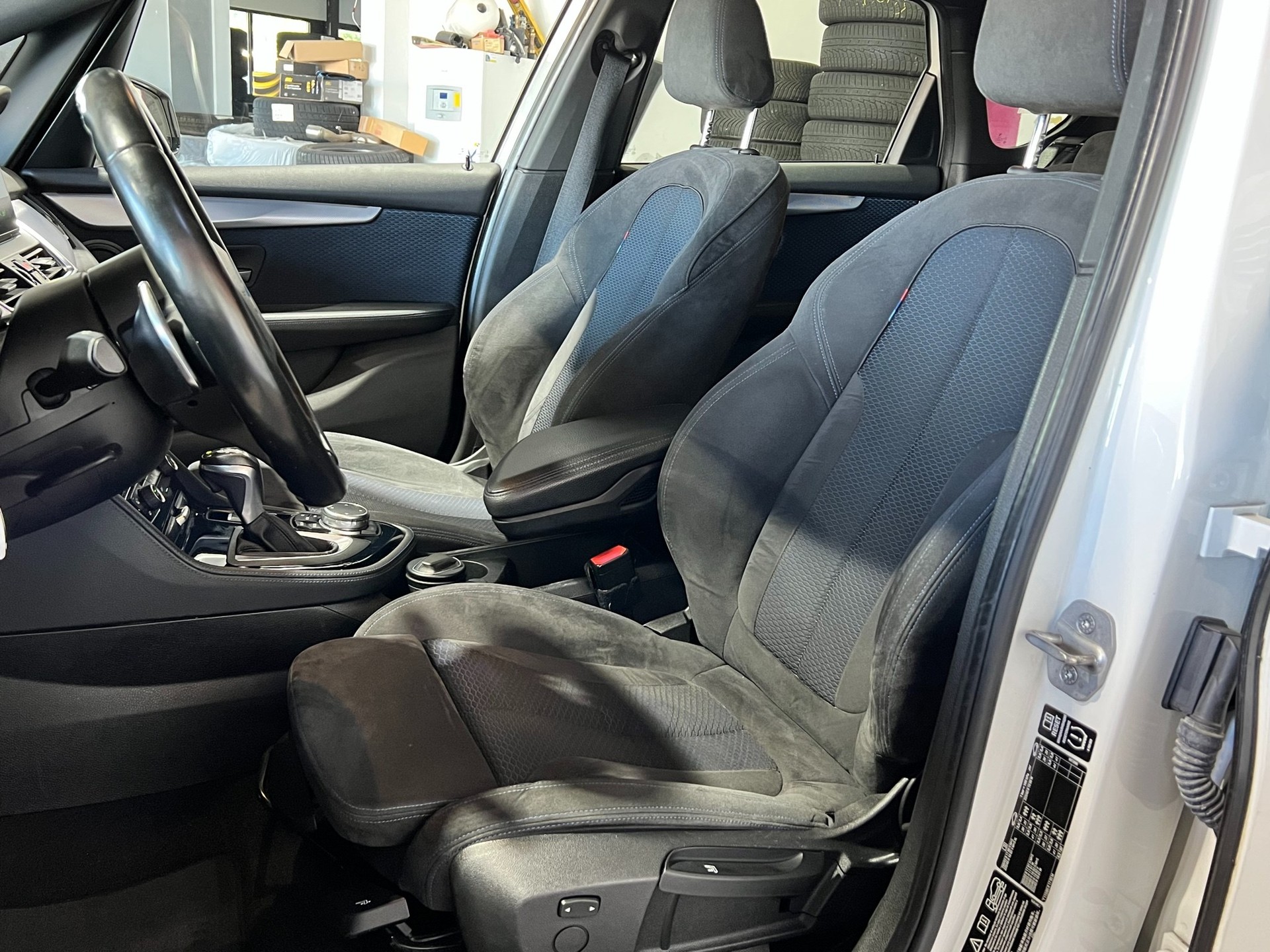 BMW 220d xDrive Active Tourer M Sport Steptronic-image-11