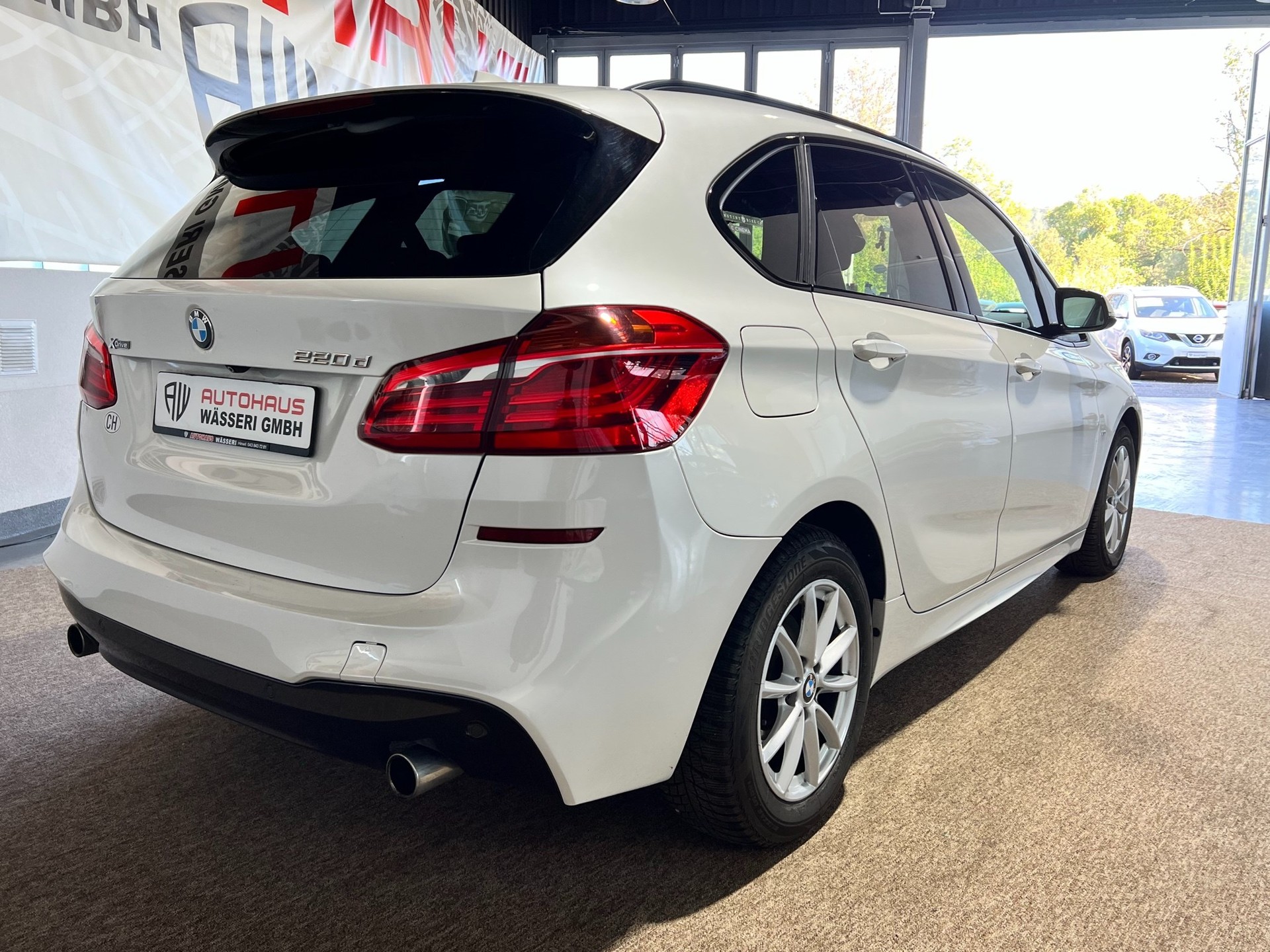 BMW 220d xDrive Active Tourer M Sport Steptronic-image-2