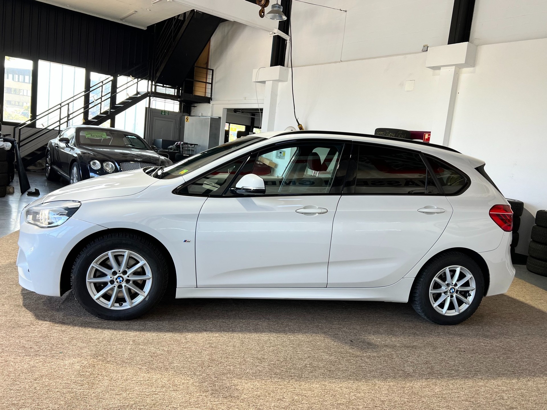 BMW 220d xDrive Active Tourer M Sport Steptronic-image-6