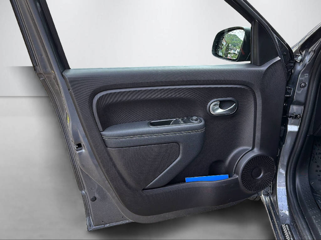 RENAULT Twingo Urban Night-image-8