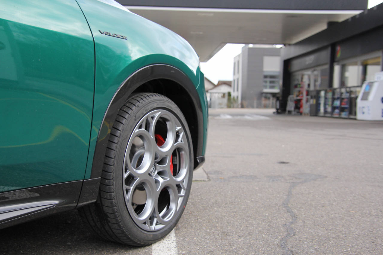 ALFA ROMEO Tonale 1.5 Veloce Pack Premium Sky-image-15