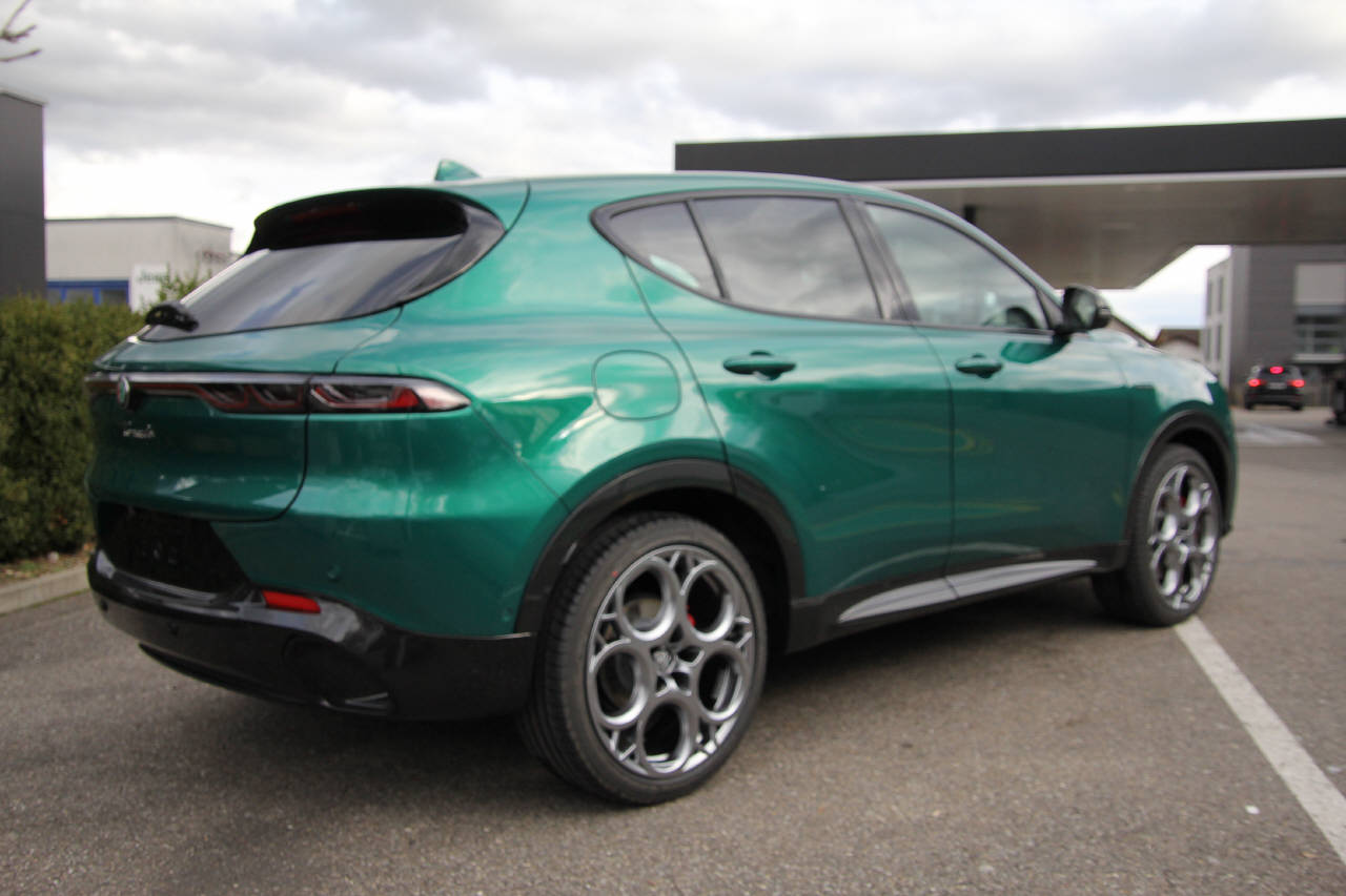 ALFA ROMEO Tonale 1.5 Veloce Pack Premium Sky-image-2