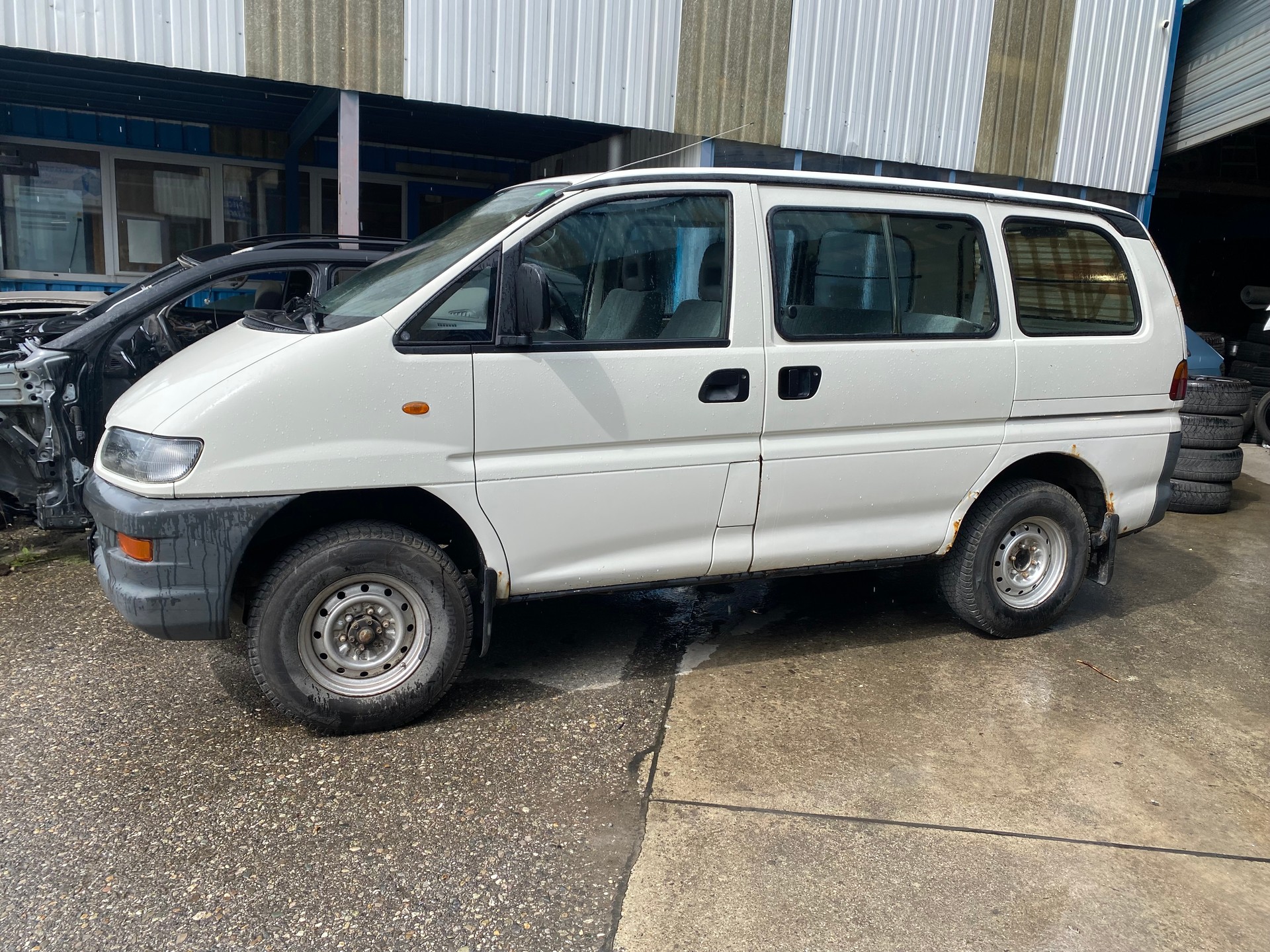 MITSUBISHI L 400 4x4 2.4-16-image-1