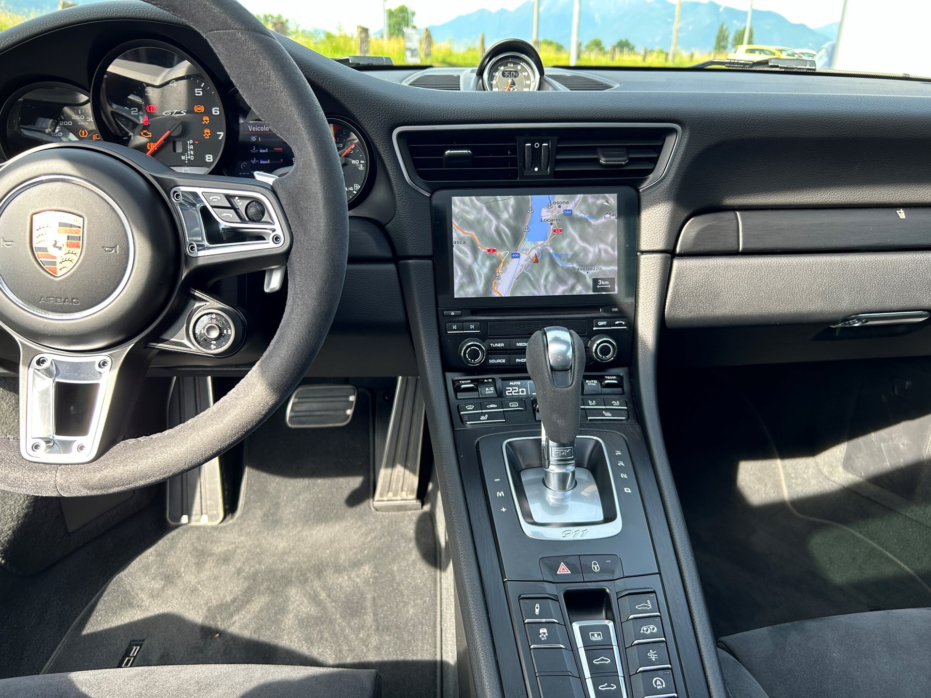 PORSCHE 911 Carrera 4 GTS PDK-image-8