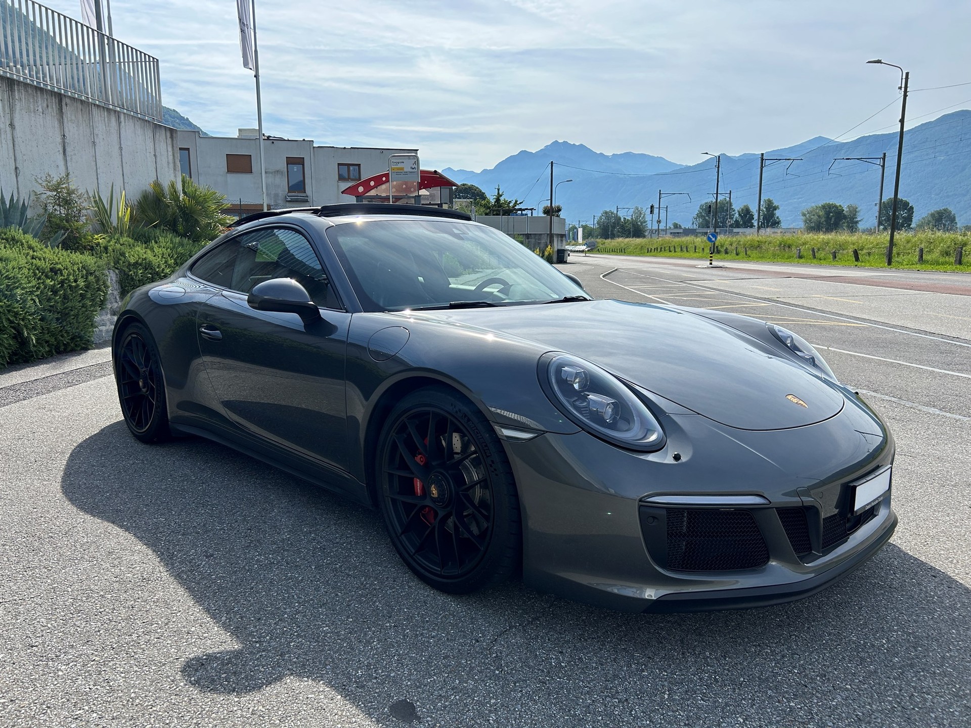 PORSCHE 911 Carrera 4 GTS PDK-image-3