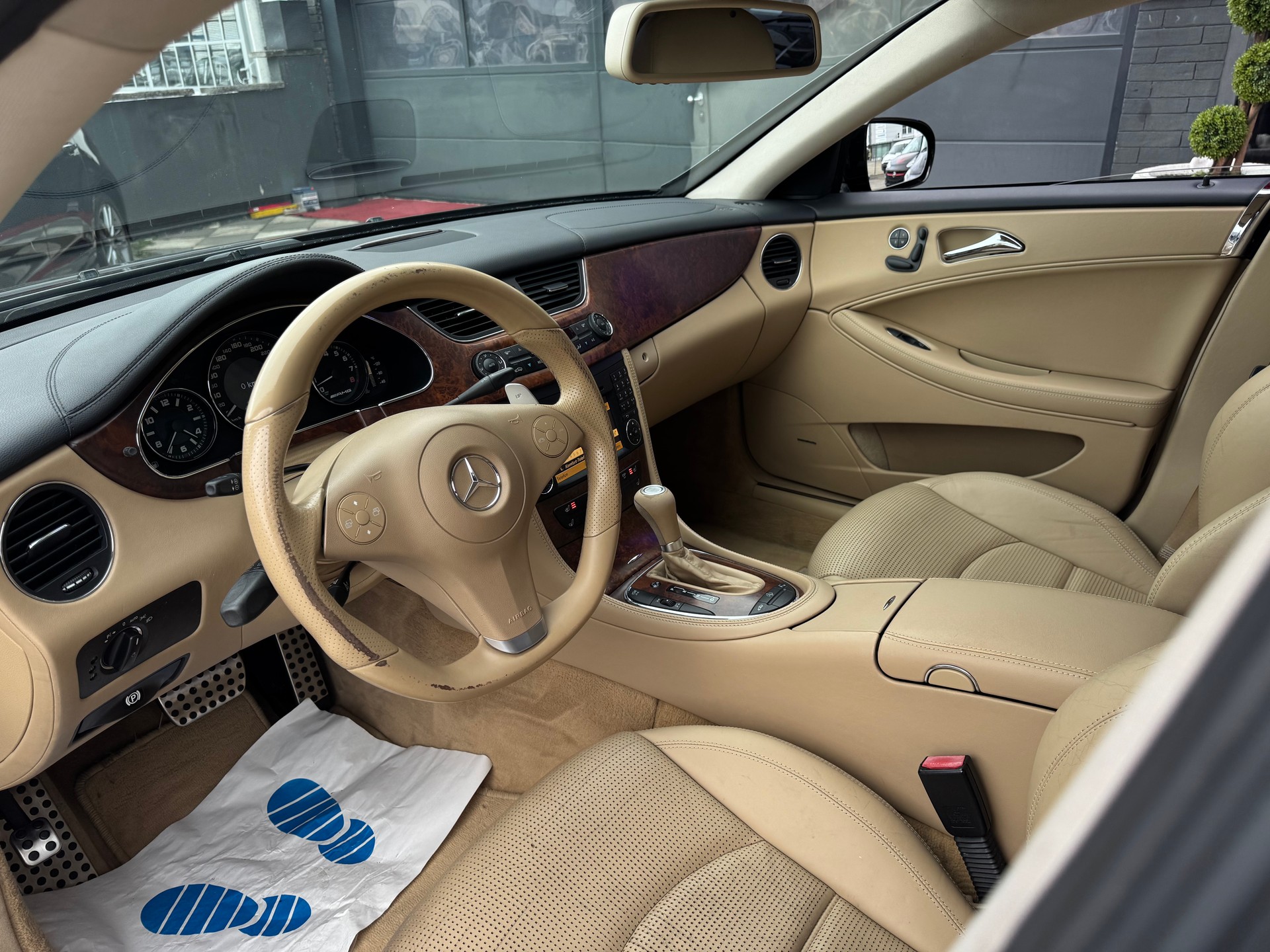 MERCEDES-BENZ CLS 63 AMG 7G-Tronic-image-8