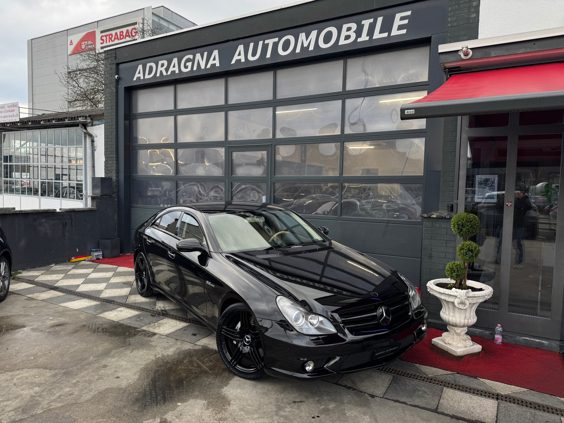 MERCEDES-BENZ CLS 63 AMG 7G-Tronic-showroom-element-1