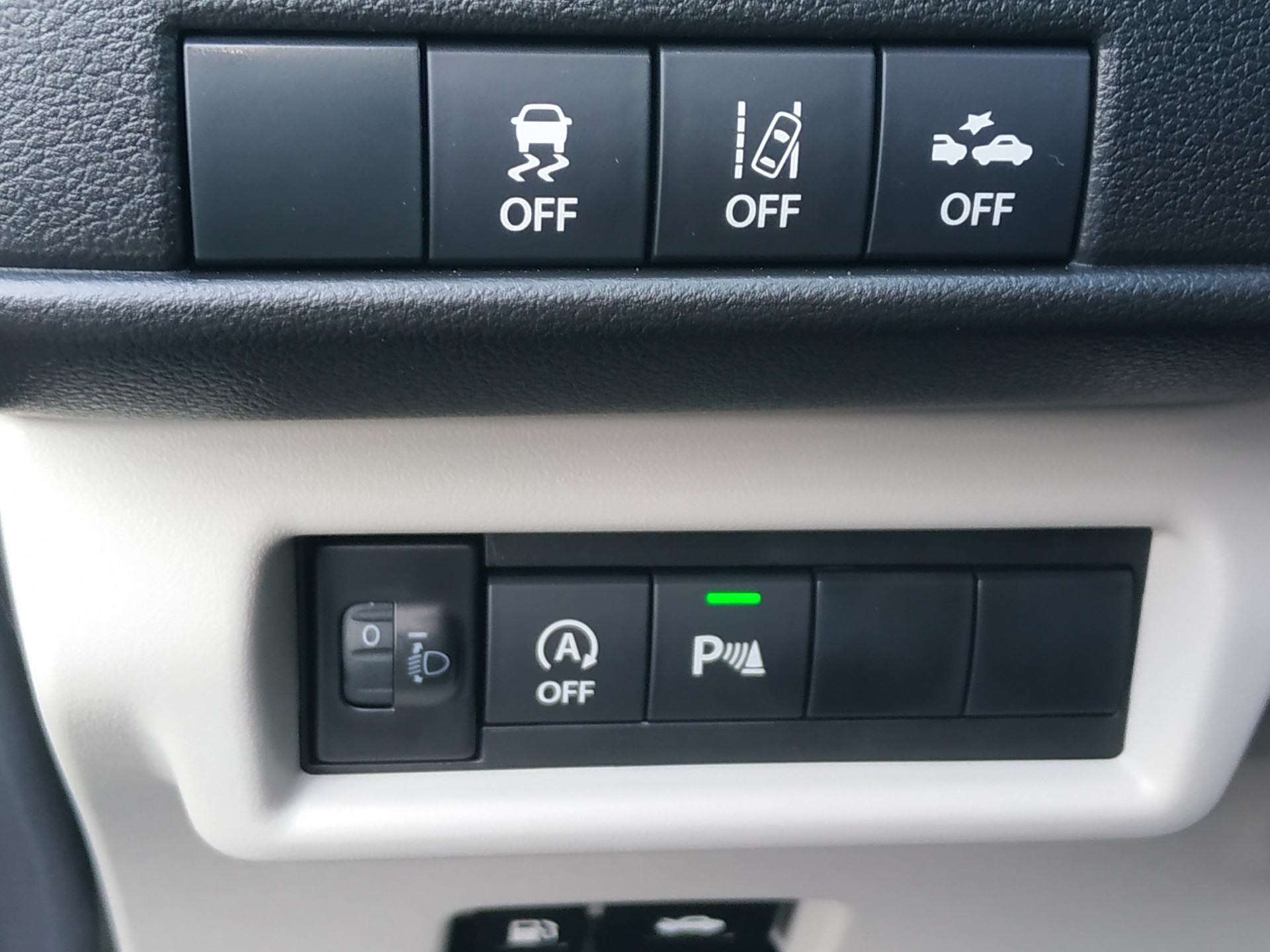 SUZUKI Swift 1.2 Compact Top Hybrid CVT MY25-image-13