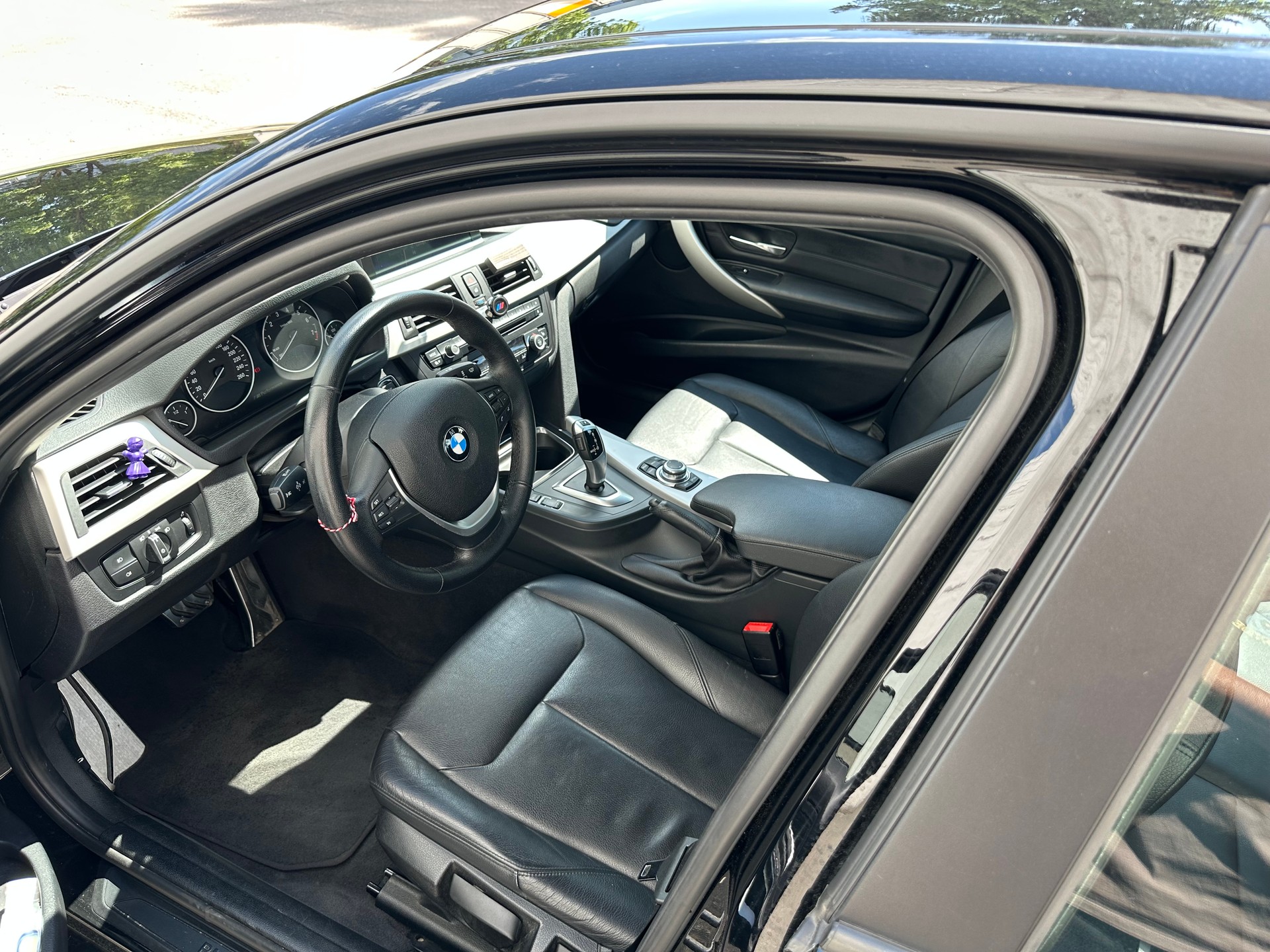BMW 320i xDrive Steptronic-image-6