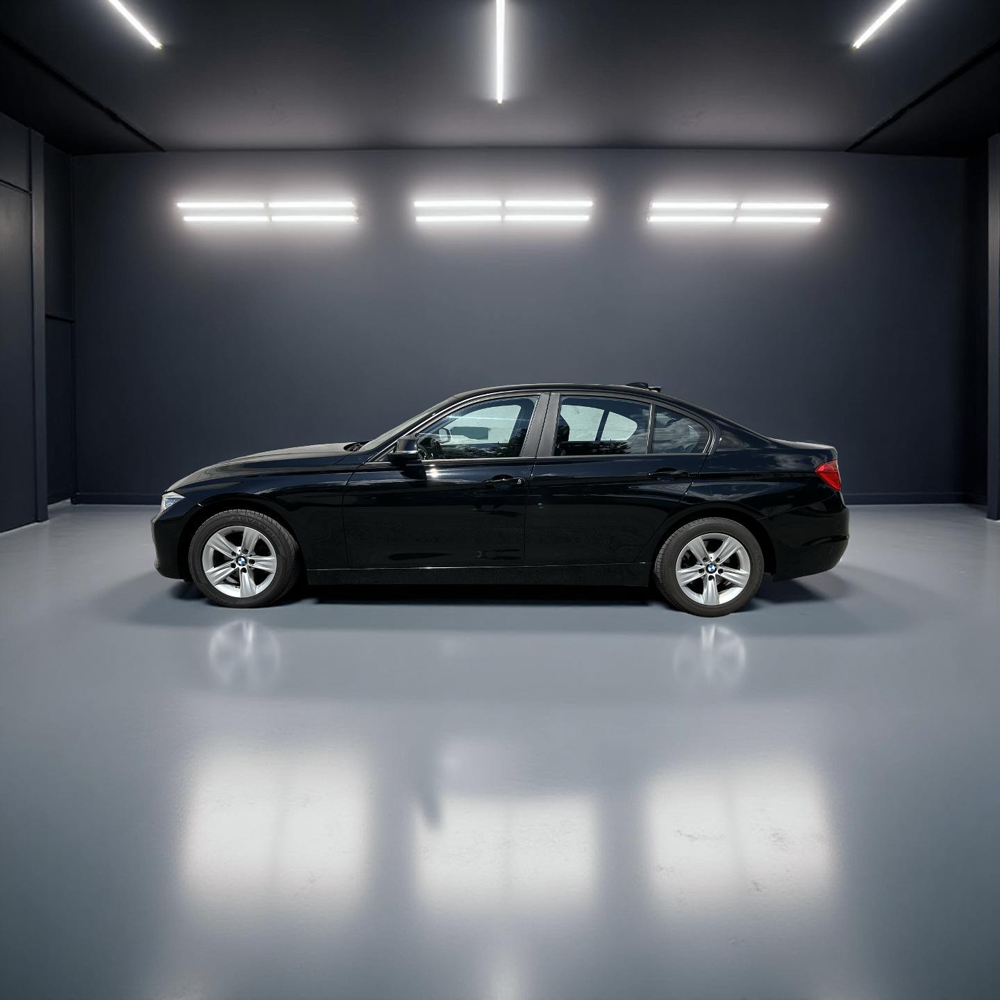 BMW 320i xDrive Steptronic-image-1