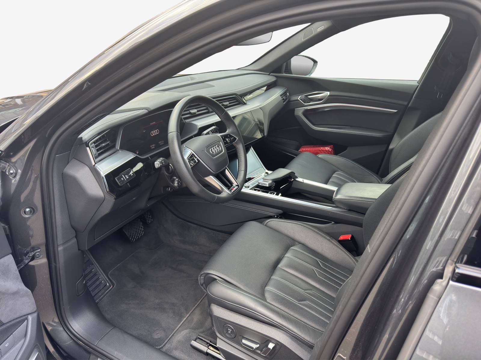 AUDI e-tron SB 55 quattro-image-8