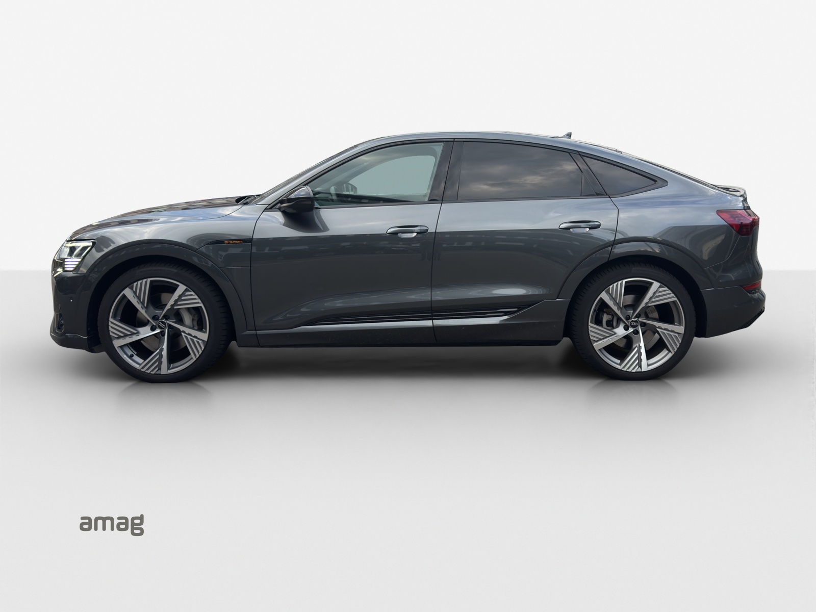 AUDI e-tron SB 55 quattro-image-1