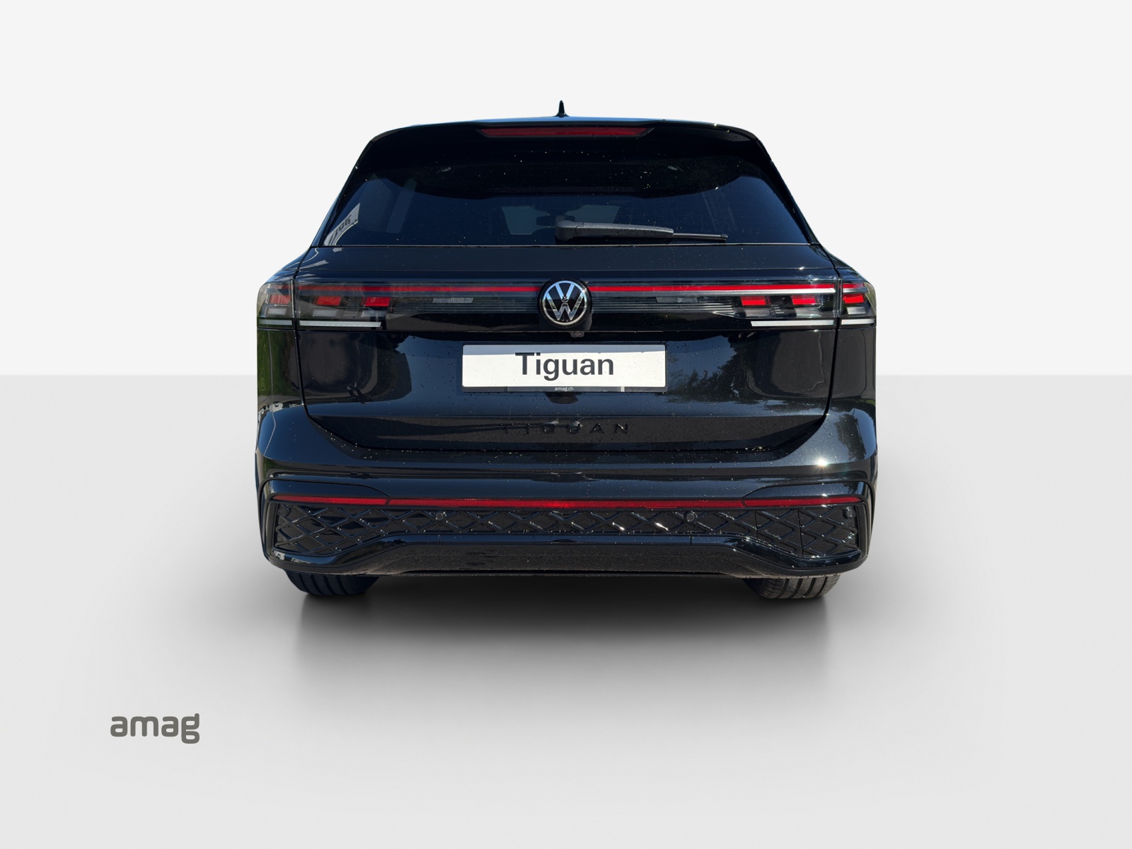VW Tiguan 2.0 TSI DSG R-Line 4Motion-image-3