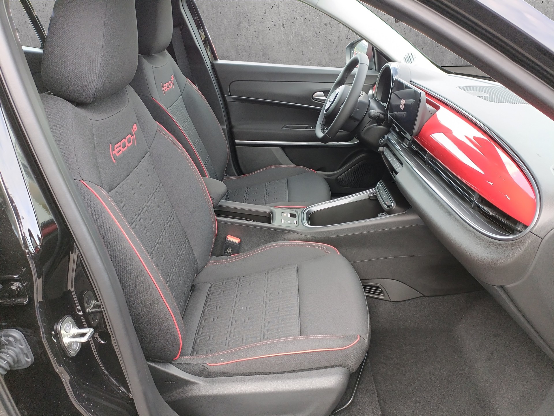 FIAT 600e Red-image-10