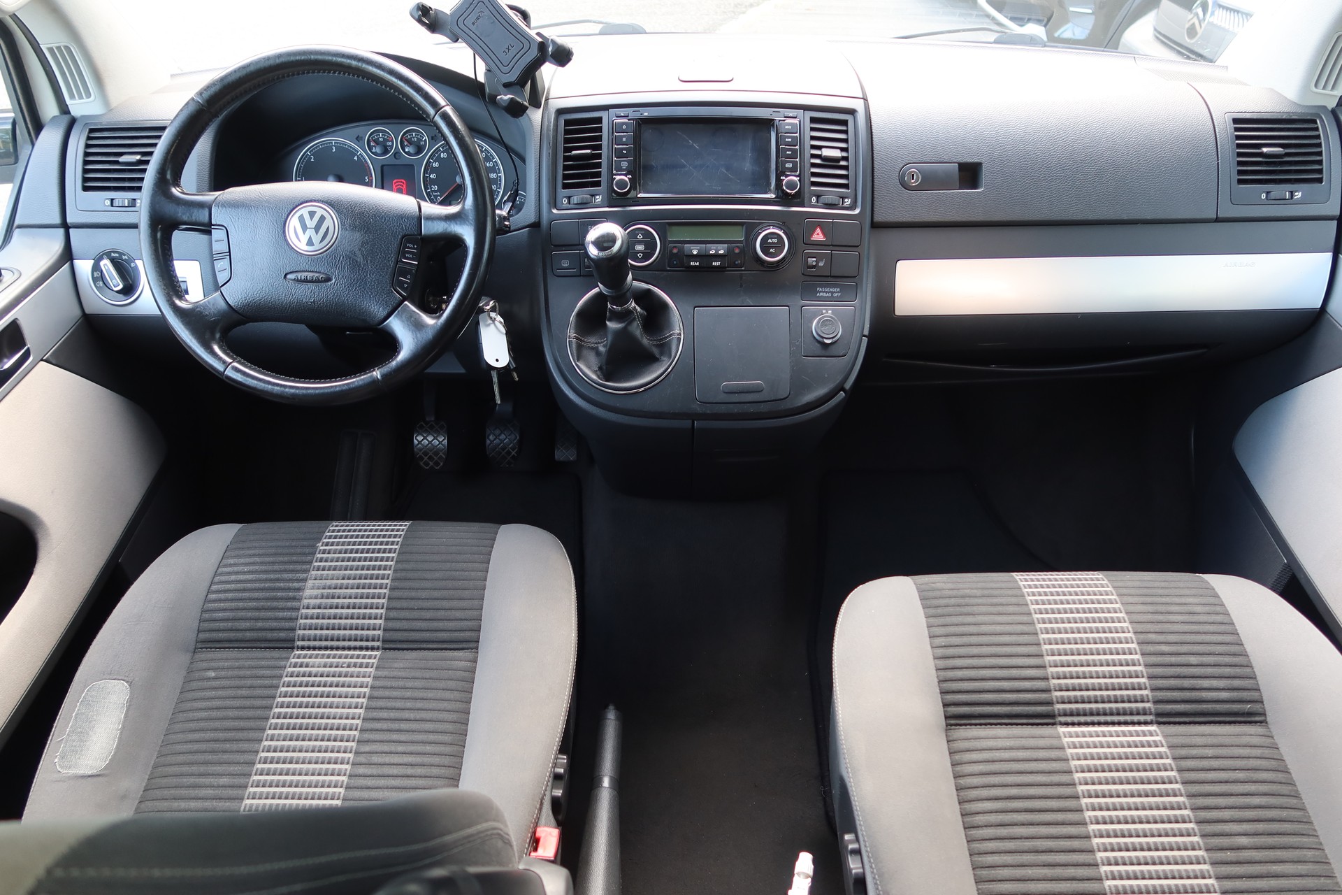 VW Multivan Comf. 2.5TDI 4M-image-8