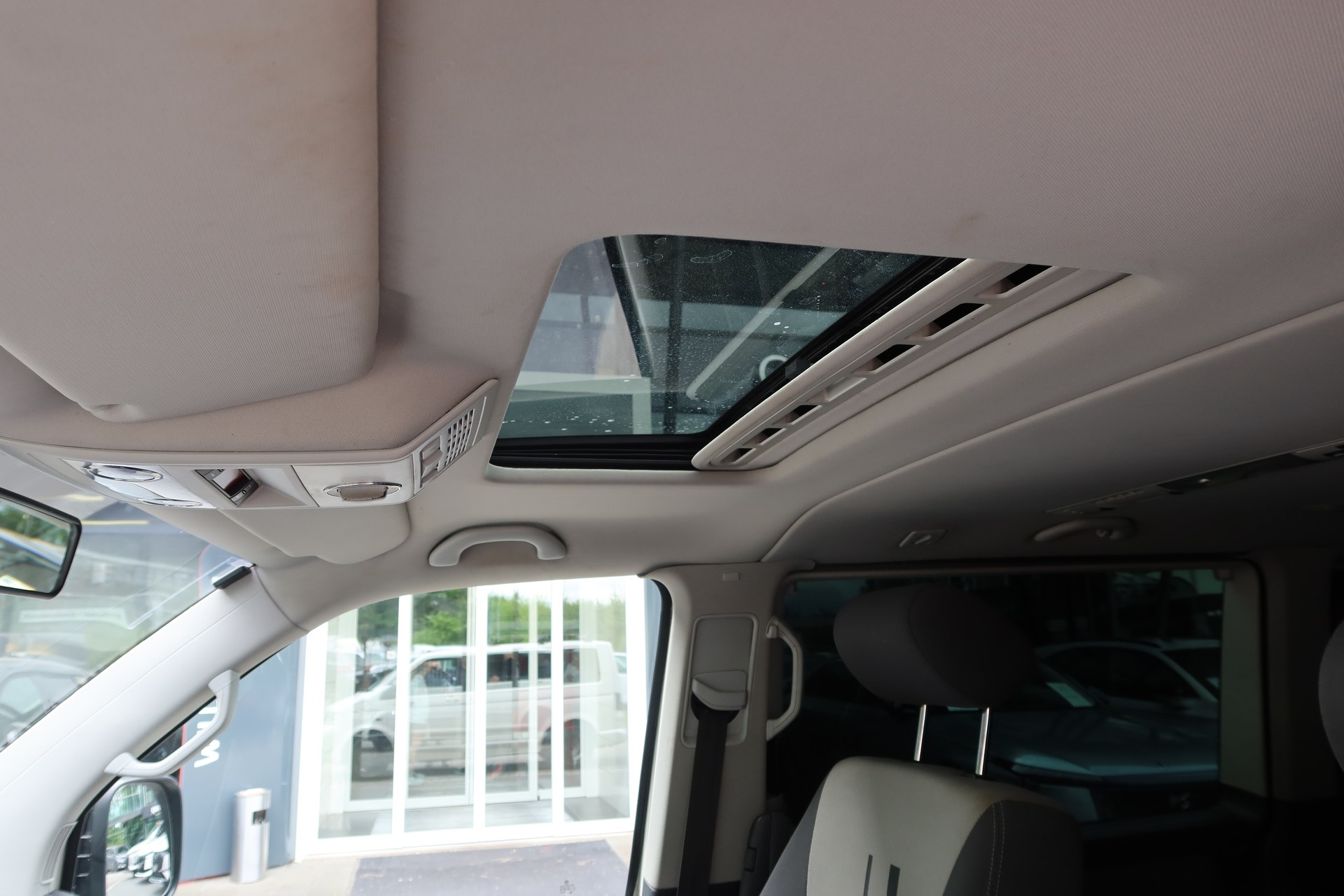VW Multivan Comf. 2.5TDI 4M-image-12
