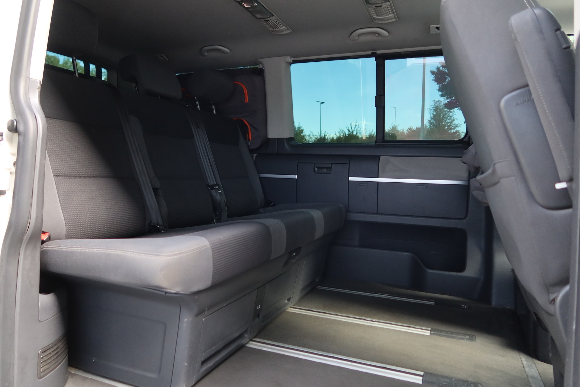 VW Multivan Comf. 2.5TDI 4M-image-10