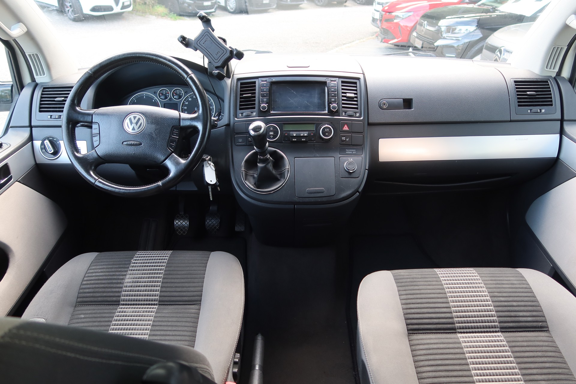 VW Multivan Comf. 2.5TDI 4M-image-9